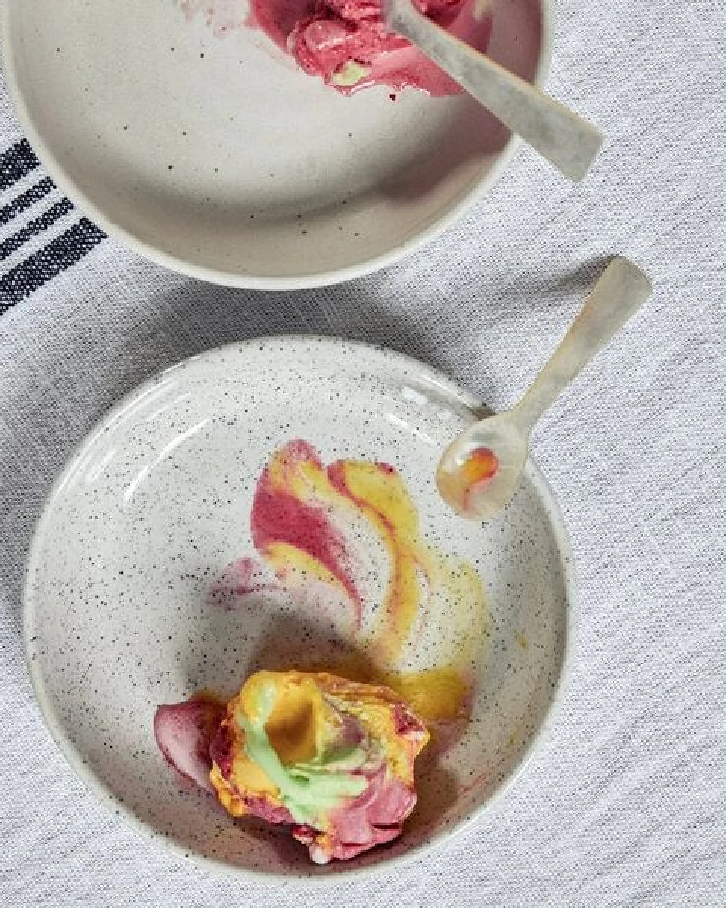 onomao Handgemachter Dessertteller aus Steinzeug – Ansicht 4