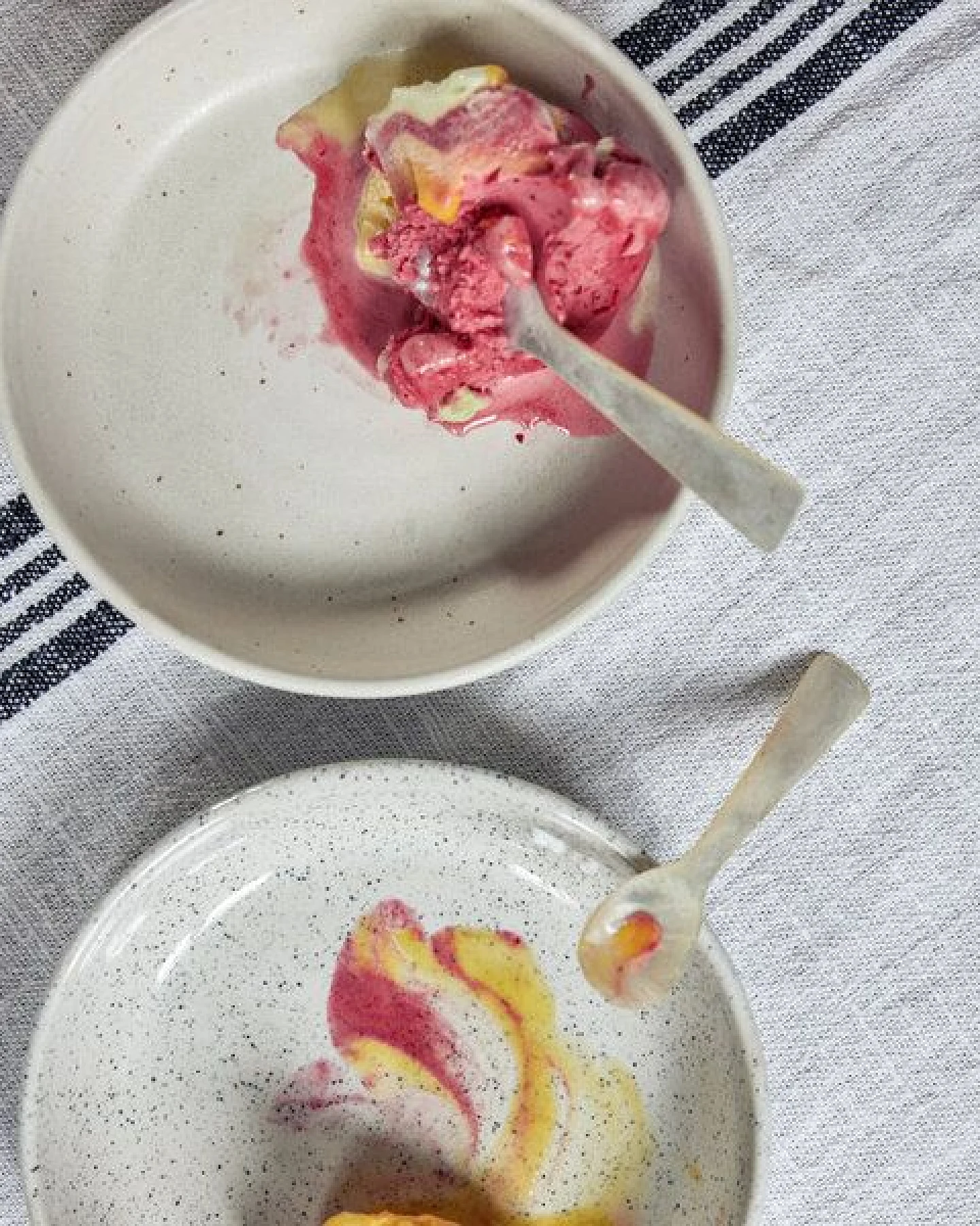onomao Handgemachter Dessertteller aus Steinzeug – Ansicht 3