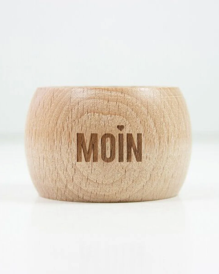 Bow & Hummingbird 2 in 1 Serviettenring und Eierbecher Moin aus nachhaltigem Buchenholz