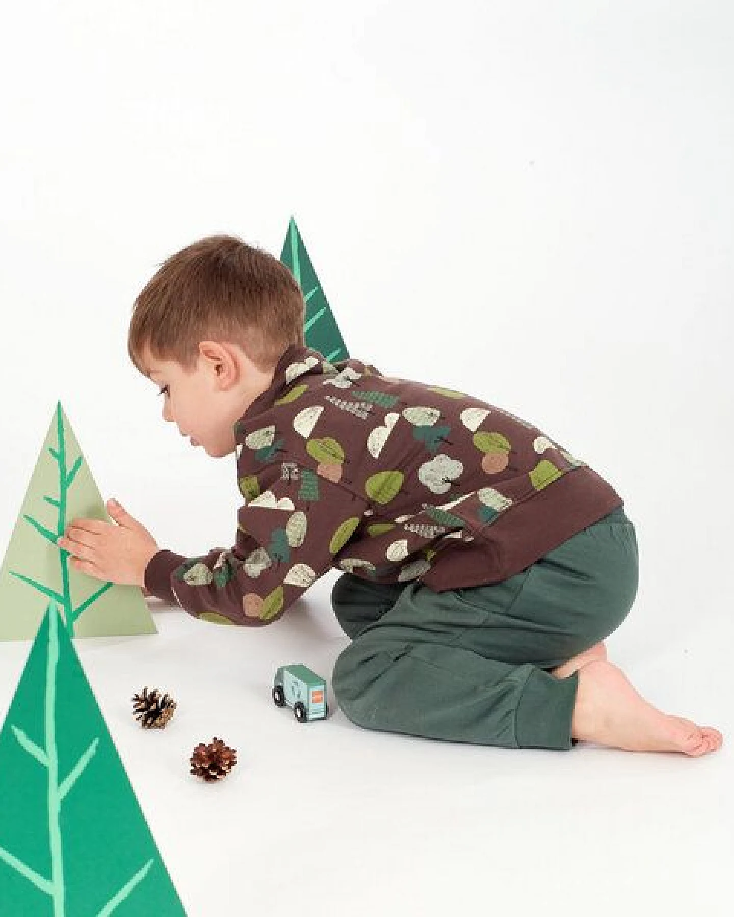 Sense Organics & friends in cooperation with GARY MASH Bequeme Kinder Sweathose aus Biobaumwolle – Ansicht 3