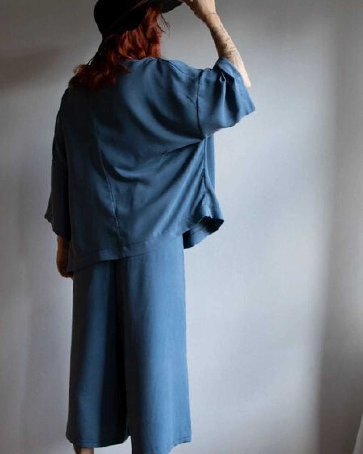 Ecostories weite Tencel Hose Blueish Moon – Ansicht 4
