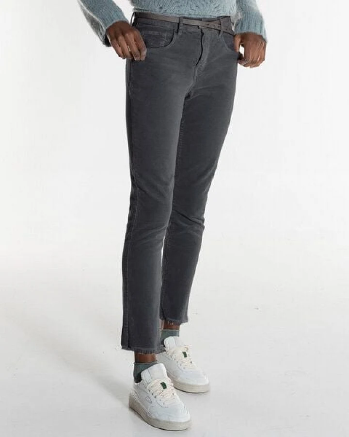 Alma & Lovis Softe Samthose mit stylischem Fransensaum