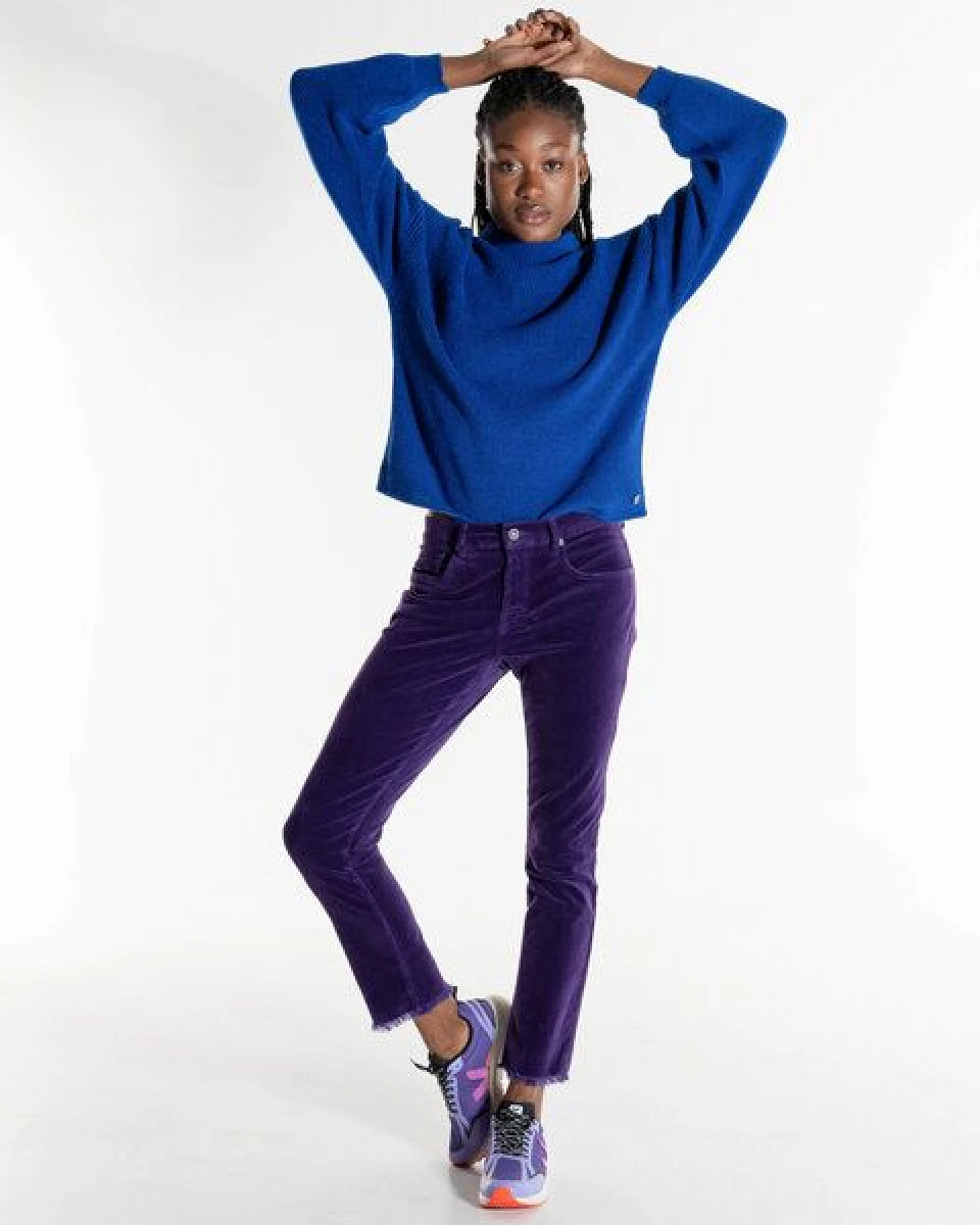 Alma & Lovis Softe Samthose mit stylischem Fransensaum – Ansicht 2