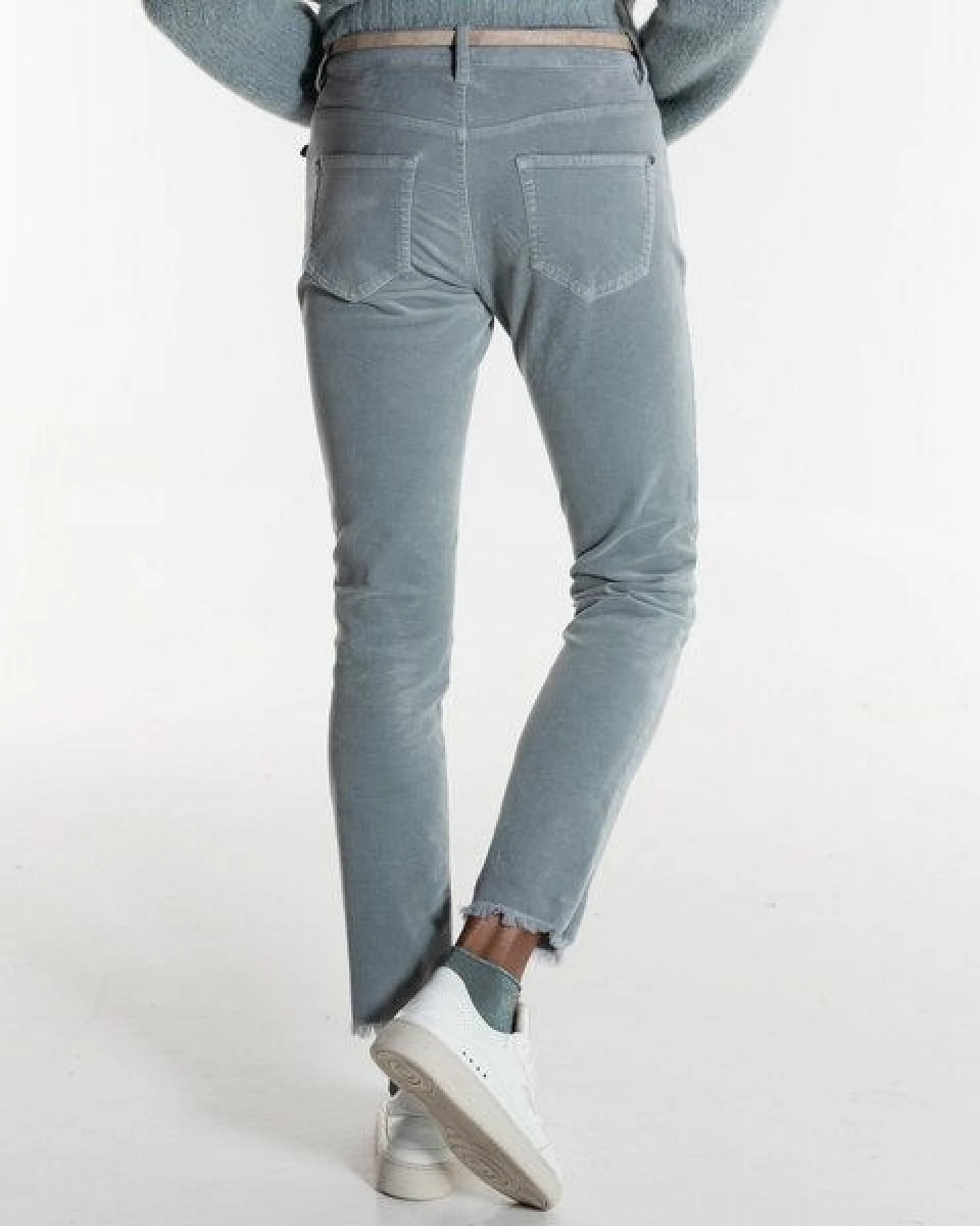 Alma & Lovis Softe Samthose mit stylischem Fransensaum – Ansicht 4