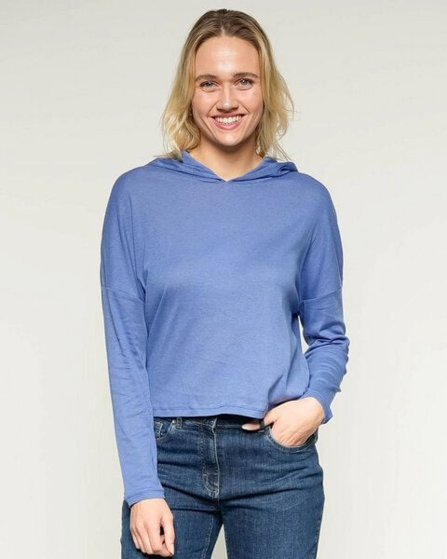 Alma & Lovis Softer Ringel-Melange-Hoodie aus 100% Bio-Baumwolle – Ansicht 3