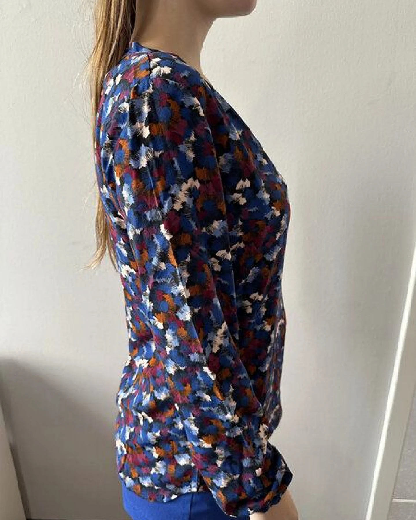 UVR Berlin UVR Bluse Adileina aus 100% EcoVero (TM) Viskose – Ansicht 2