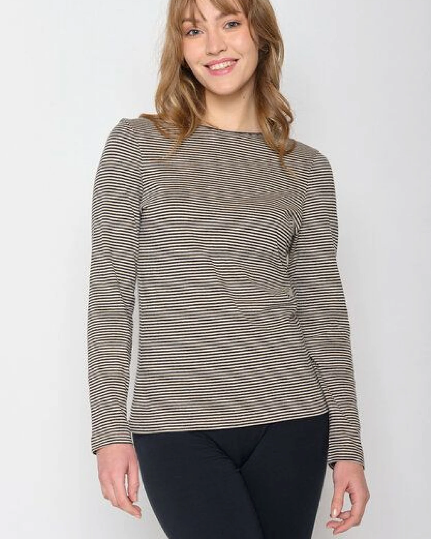 GREENBOMB Basic Yummy - Sportliches Longsleeve aus Bio-Baumwolle / GOTS / Fair & Vegan – Ansicht 2