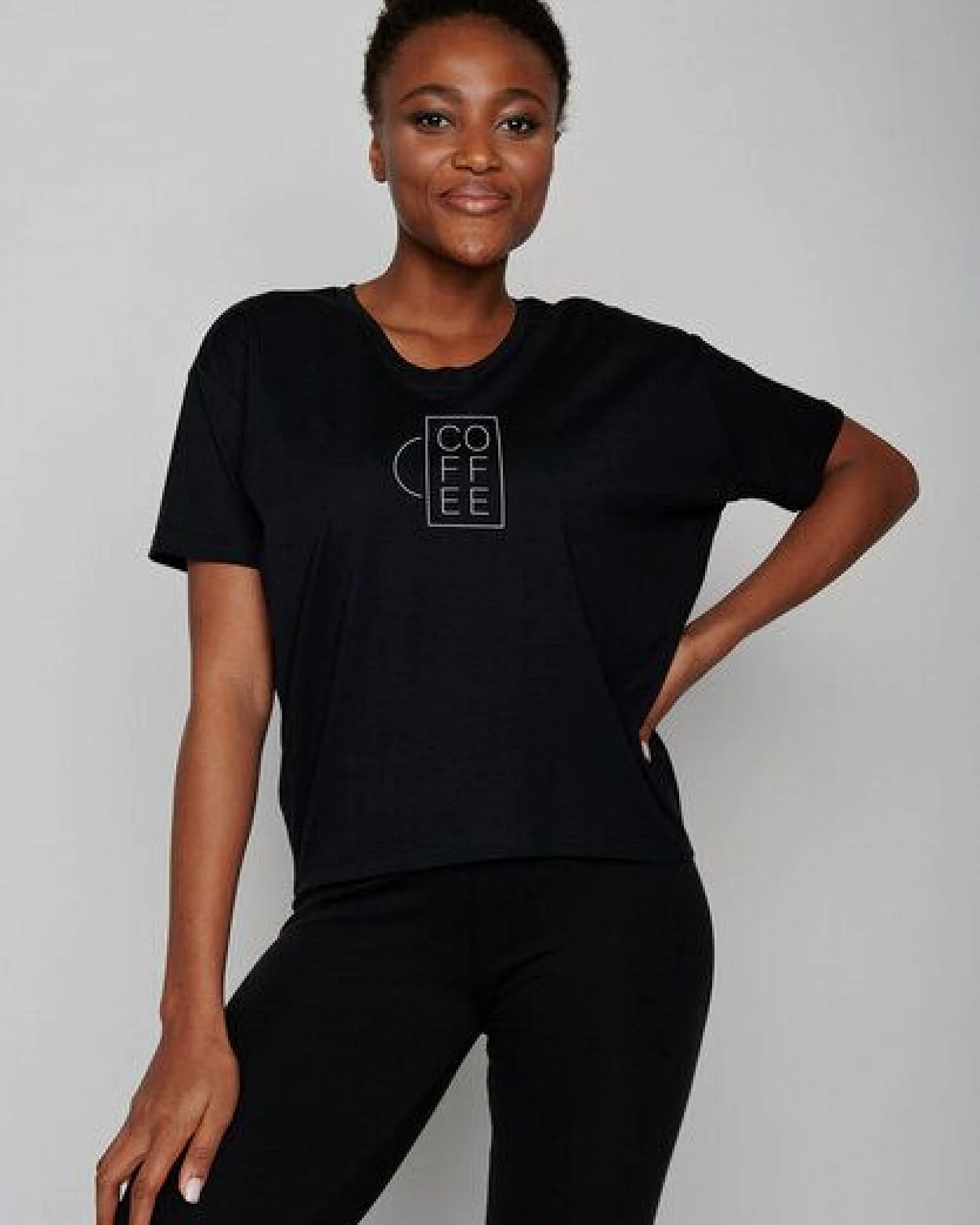 GREENBOMB Lifestyle Coffee Cup Feel - Lässiges T-Shirt aus einem Bio-Baumwoll Mix / hochwertiger Print / Fair & Vegan – Ansicht 2