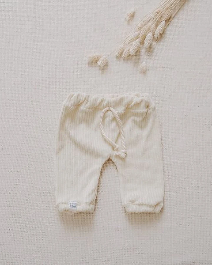 FINO & Stitch DIY Nähset Jogger Pants Cord Bio-Baumwolle - zugeschnitten