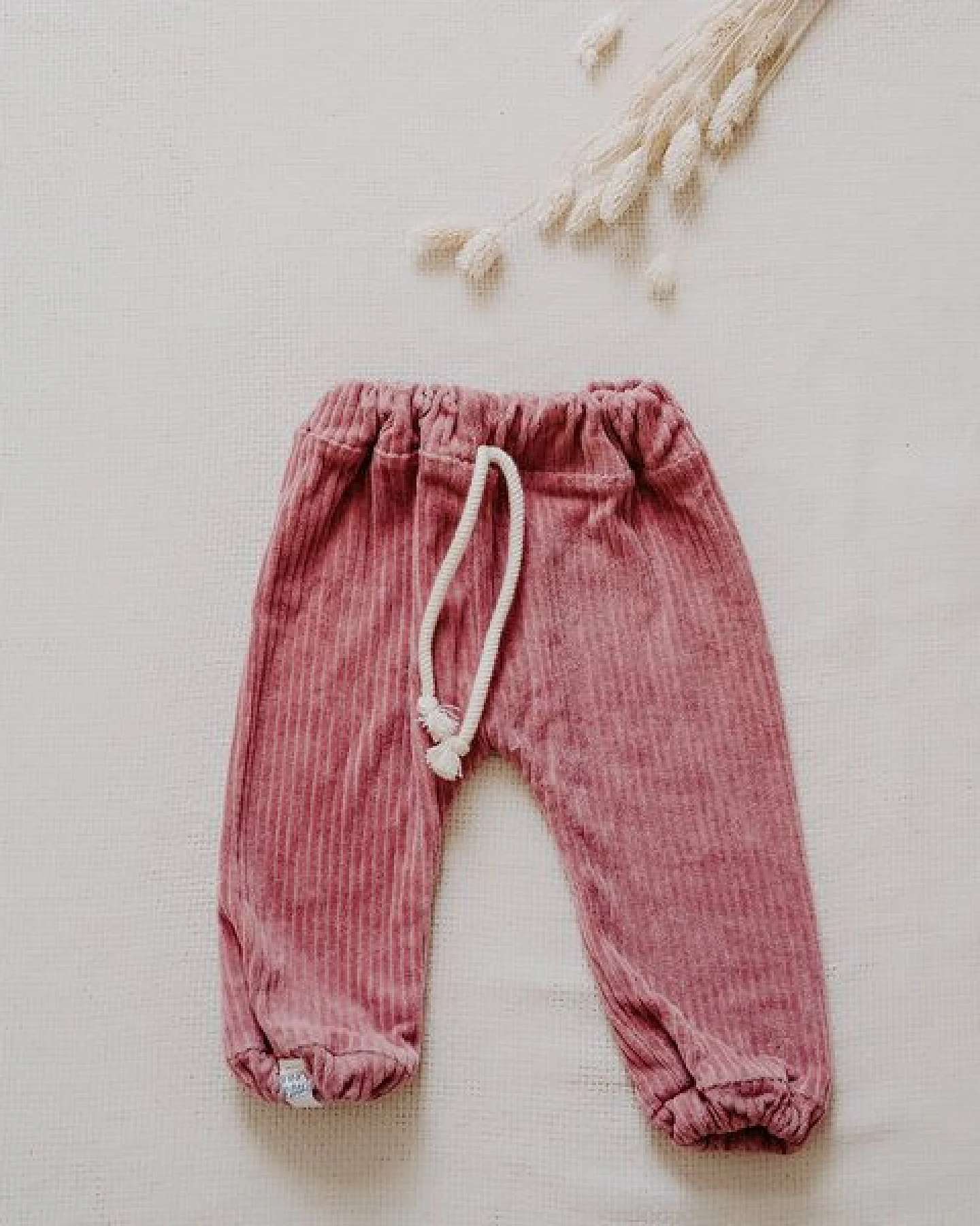 FINO & Stitch DIY Nähset Jogger Pants Cord Bio-Baumwolle - zugeschnitten – Ansicht 2