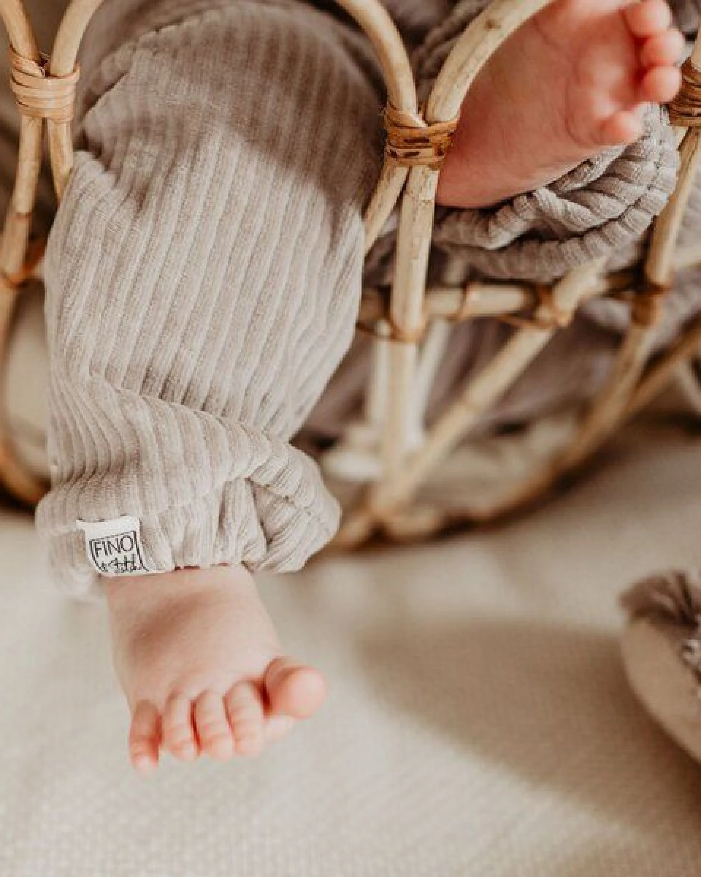 FINO & Stitch DIY Nähset Jogger Pants Cord Bio-Baumwolle - zugeschnitten – Ansicht 3