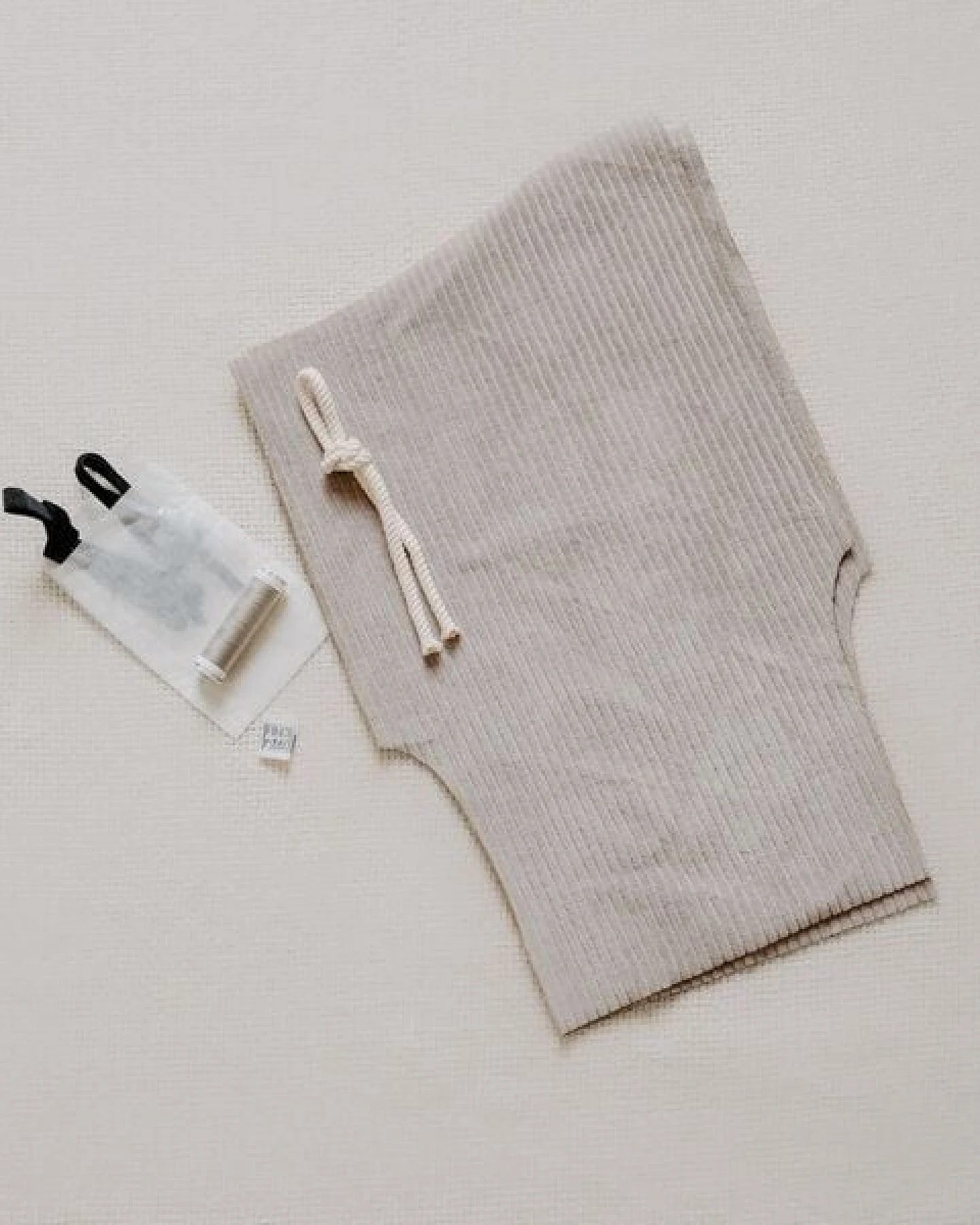 FINO & Stitch DIY Nähset Jogger Pants Cord Bio-Baumwolle - zugeschnitten – Ansicht 4