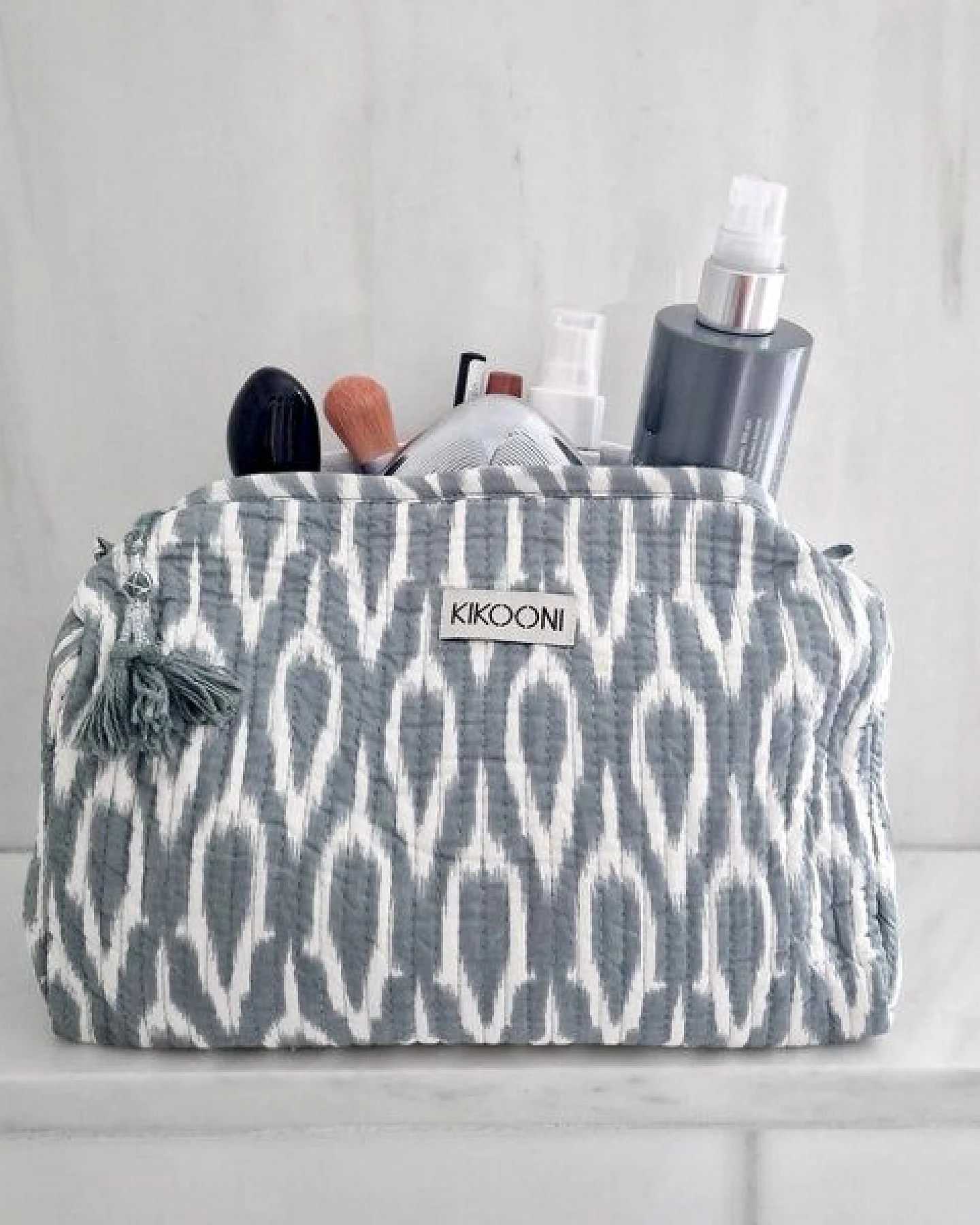 KIKOONI handgefertigte Kosmetiktasche "Positive Grey" – Ansicht 2