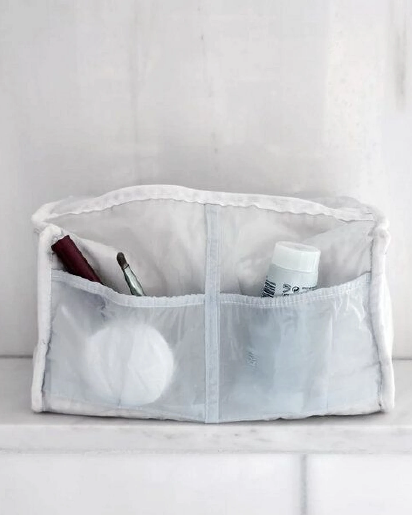 KIKOONI handgefertigte Kosmetiktasche "Positive Grey" – Ansicht 3