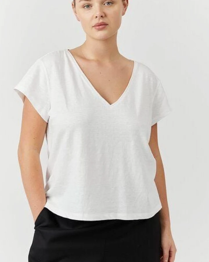 The Slow Label Bio-Leinen T-Shirt mit V-Ausschnitt