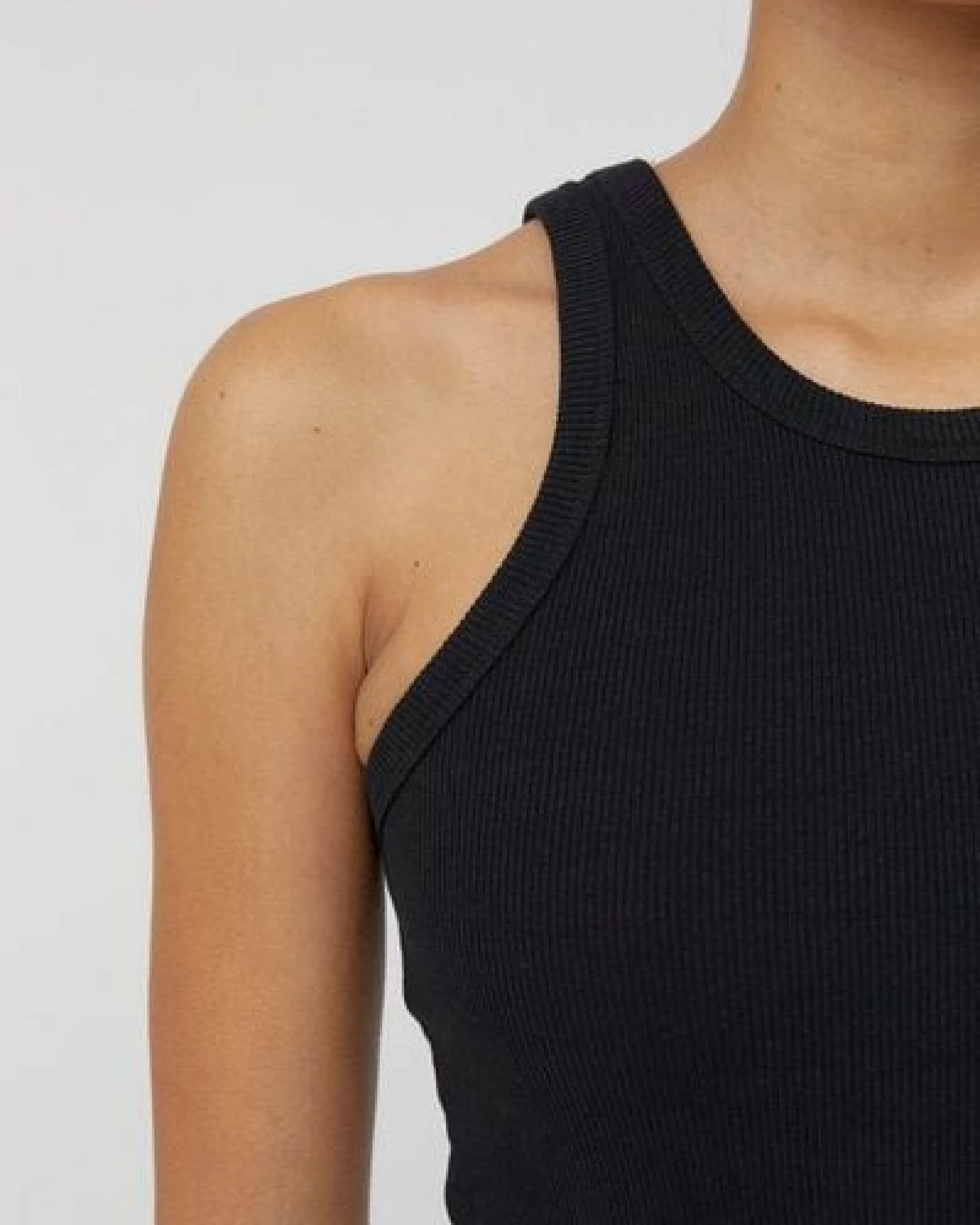 The Slow Label Geripptes Tank Top aus Bio- und recycelter Baumwolle / Wendbar – Ansicht 3