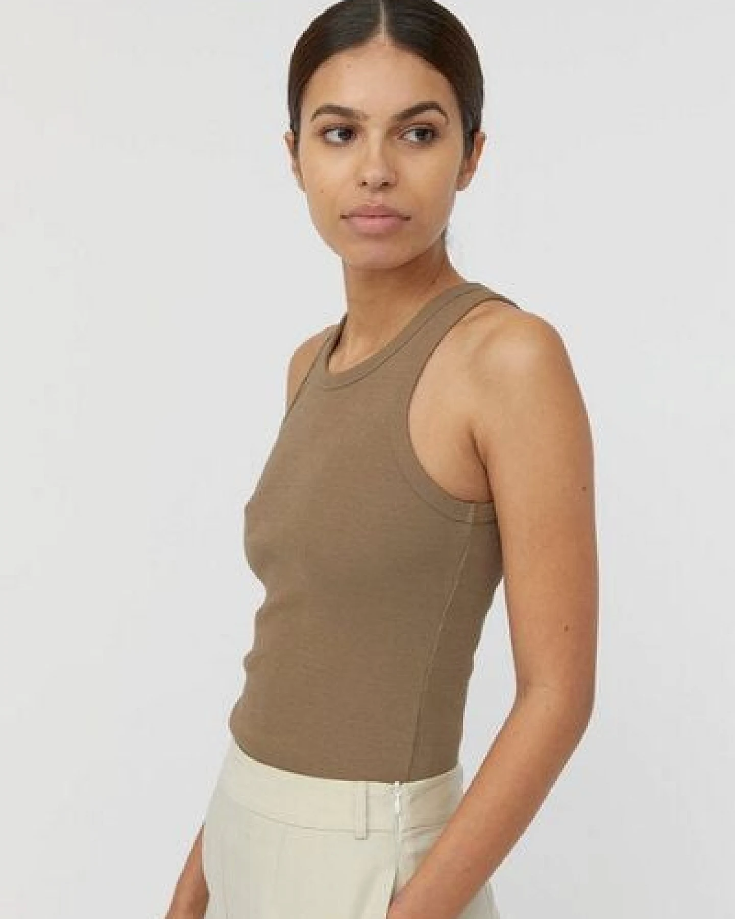 The Slow Label Geripptes Tank Top aus Bio- und recycelter Baumwolle / Wendbar – Ansicht 2