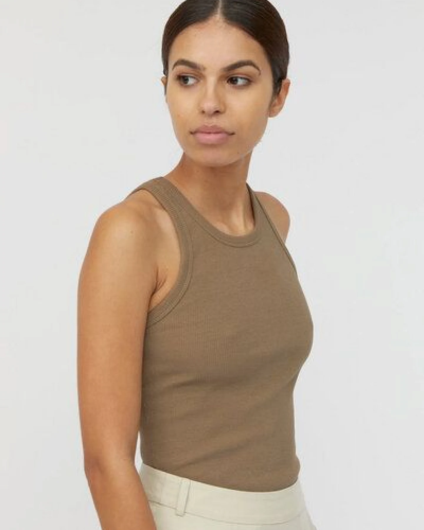 The Slow Label Geripptes Tank Top aus Bio- und recycelter Baumwolle / Wendbar – Ansicht 3