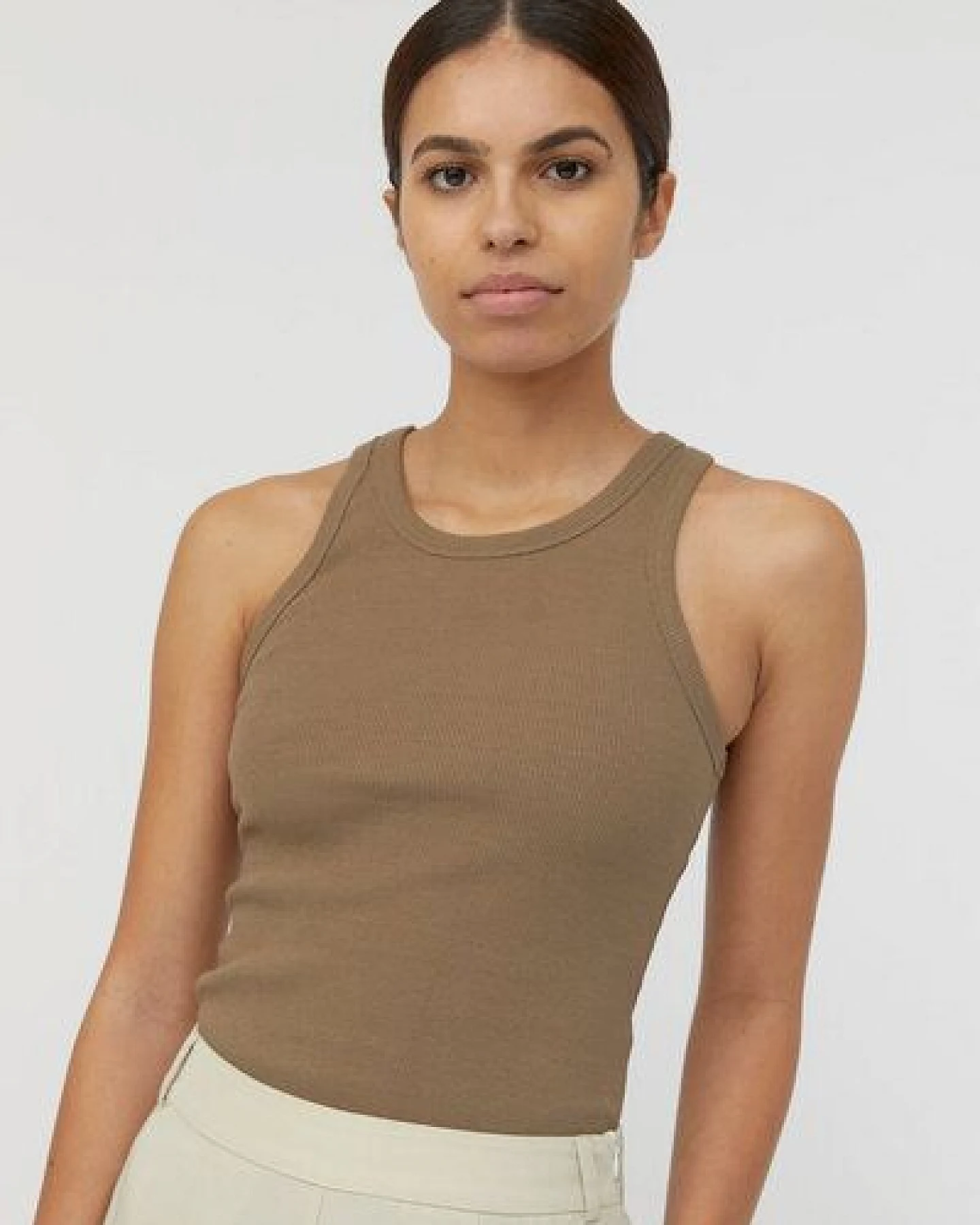 The Slow Label Geripptes Tank Top aus Bio- und recycelter Baumwolle / Wendbar – Ansicht 2