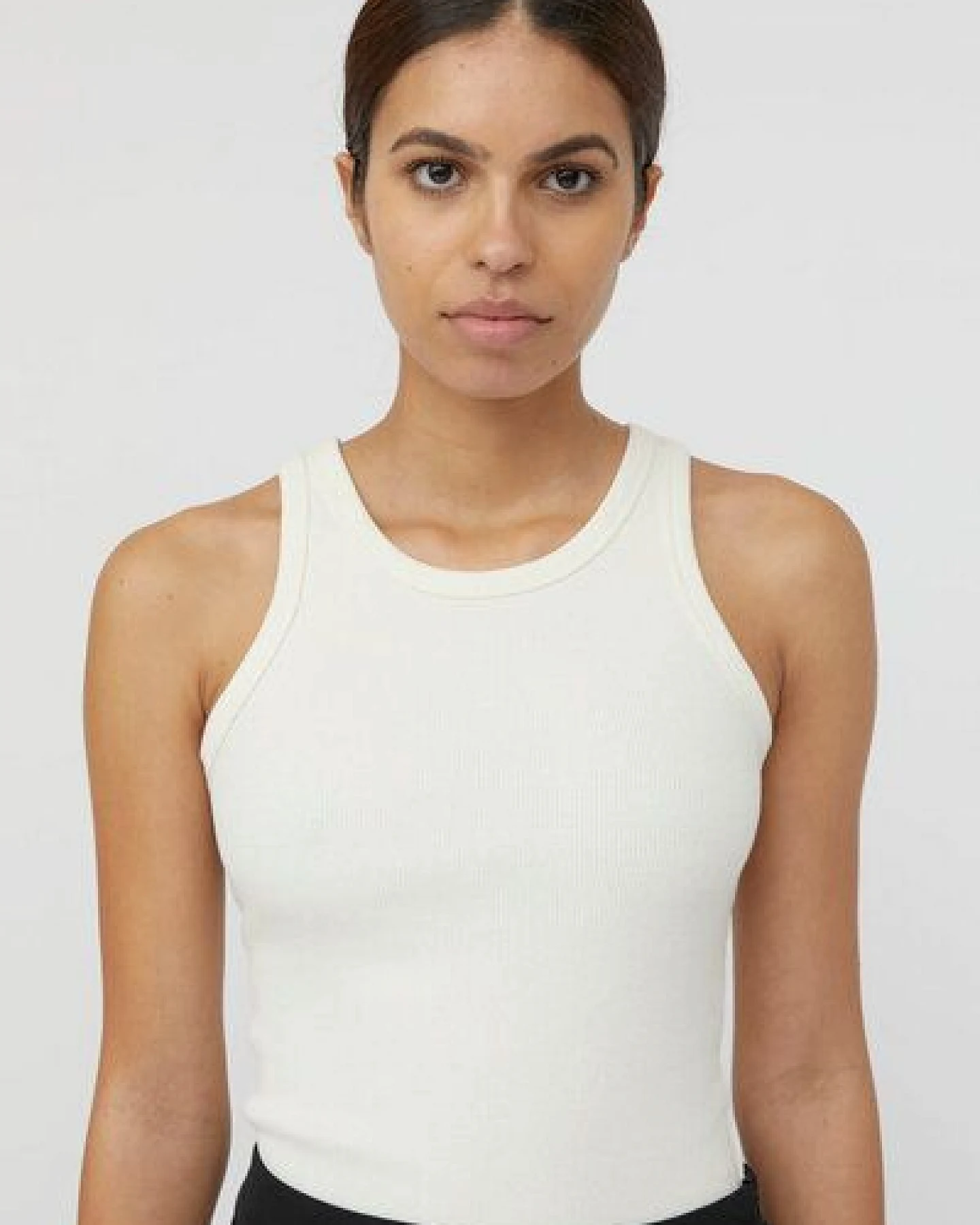 The Slow Label Geripptes Tank Top aus Bio- und recycelter Baumwolle / Wendbar – Ansicht 2