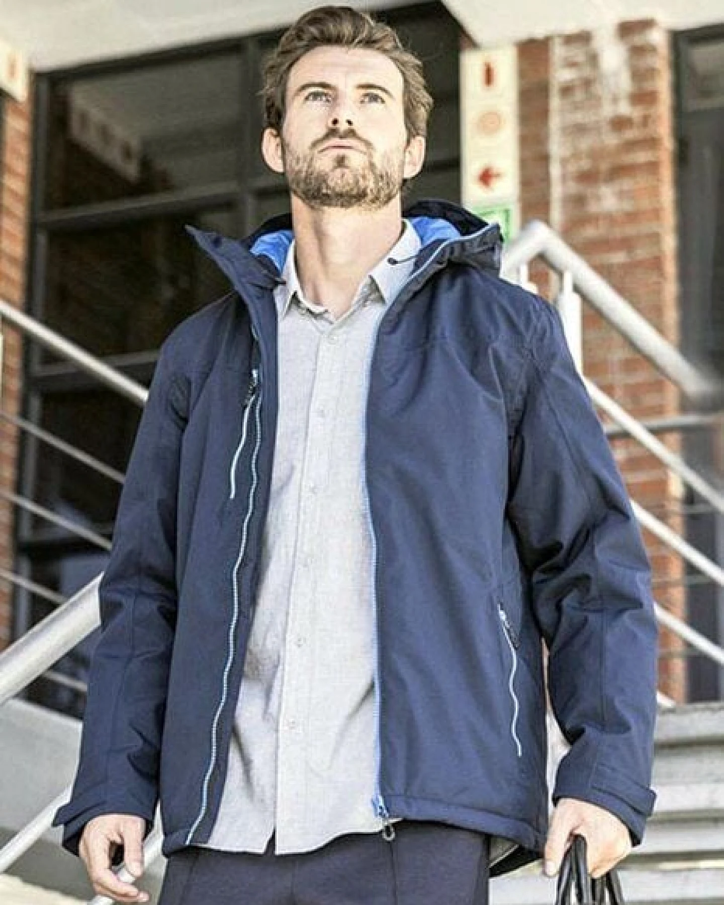 Regatta Professional Herren Wasserdichte gefütterte Softshelljacke mit Kapuze Recycled kontrastfarbene Reißverschlüsse – Ansicht 2