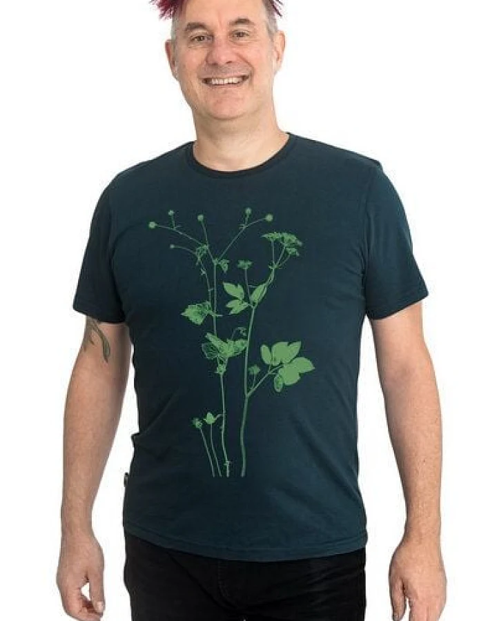 Hirschkind Männershirt "Lovely Unkraut" dunkelgrün – Made in Kenia & handbedruckt in Berlin