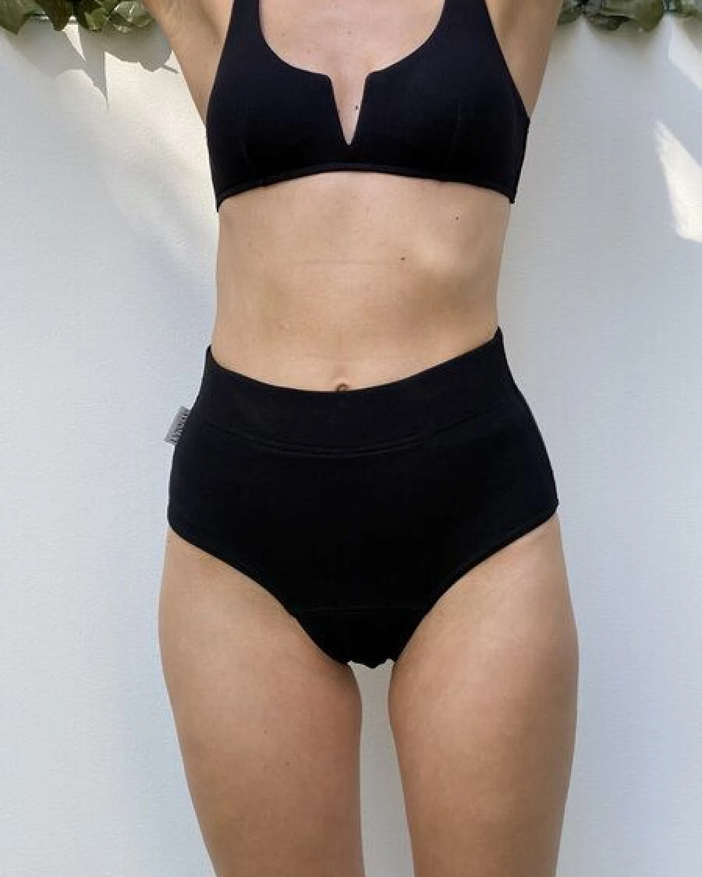Lynnae Unperfekter Periodenslip High Waist - mit Tasche für Wärmepad – Ansicht 2