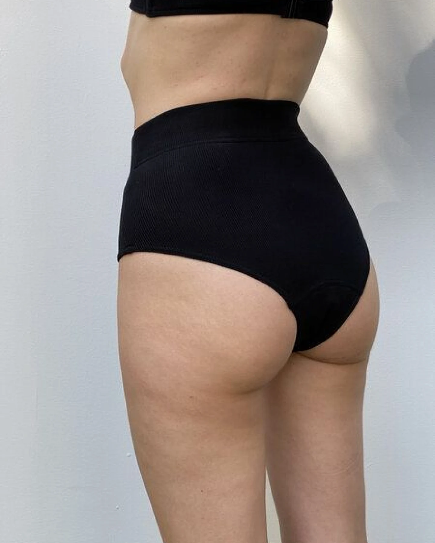 Lynnae Unperfekter Periodenslip High Waist - mit Tasche für Wärmepad – Ansicht 3
