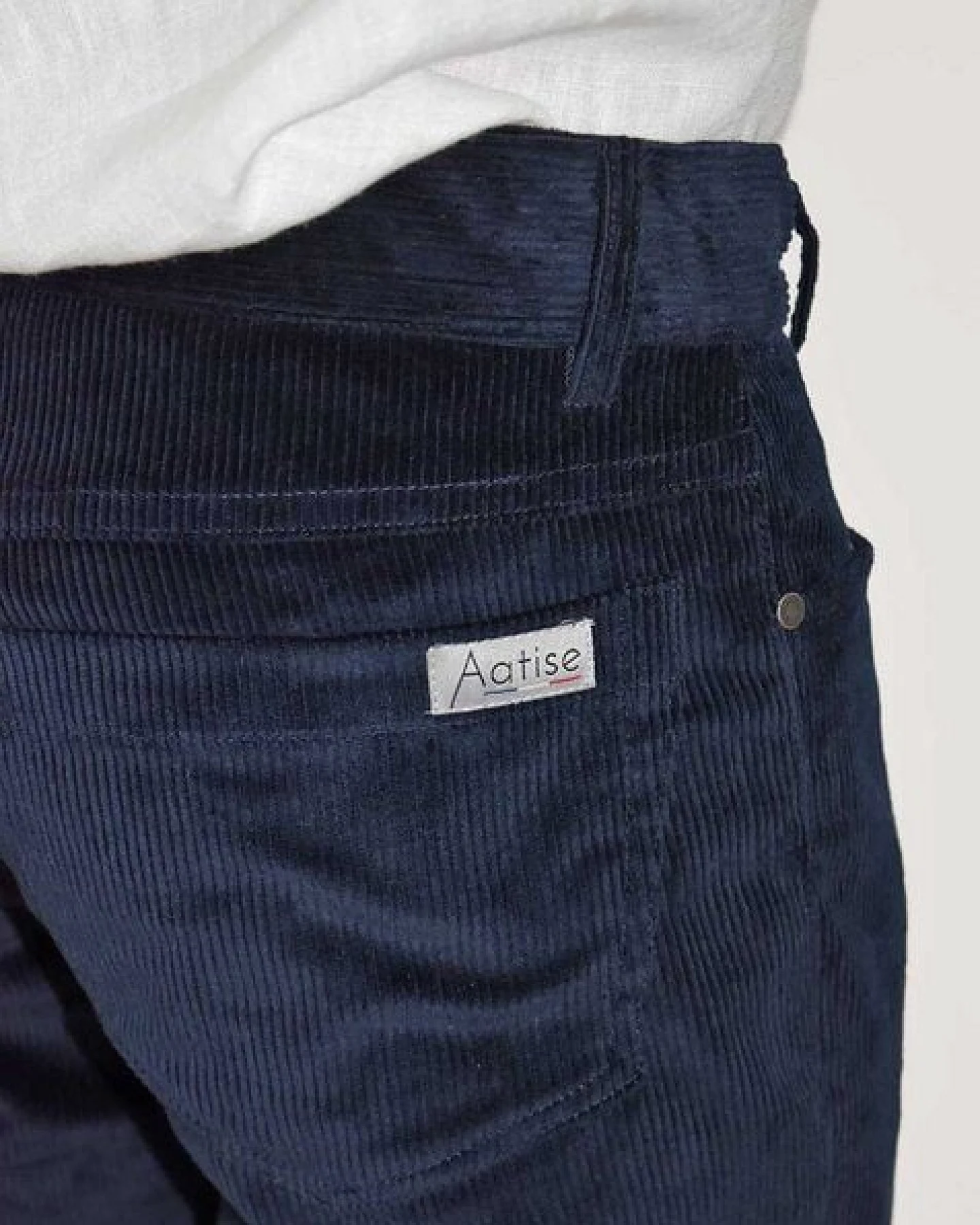 Aatise Herrenhose Zanzibar mid-raise aus stretch Bio-Cord – Ansicht 2