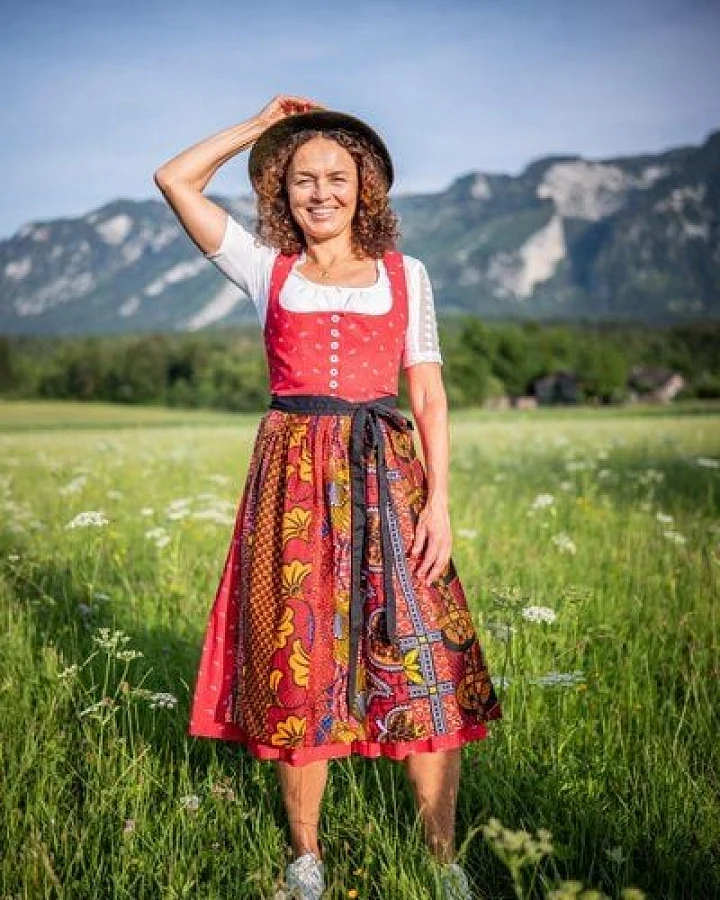 JUAdesign Dirndlschürze / Tracht, einzigartig, bayrisch/afrikanisch