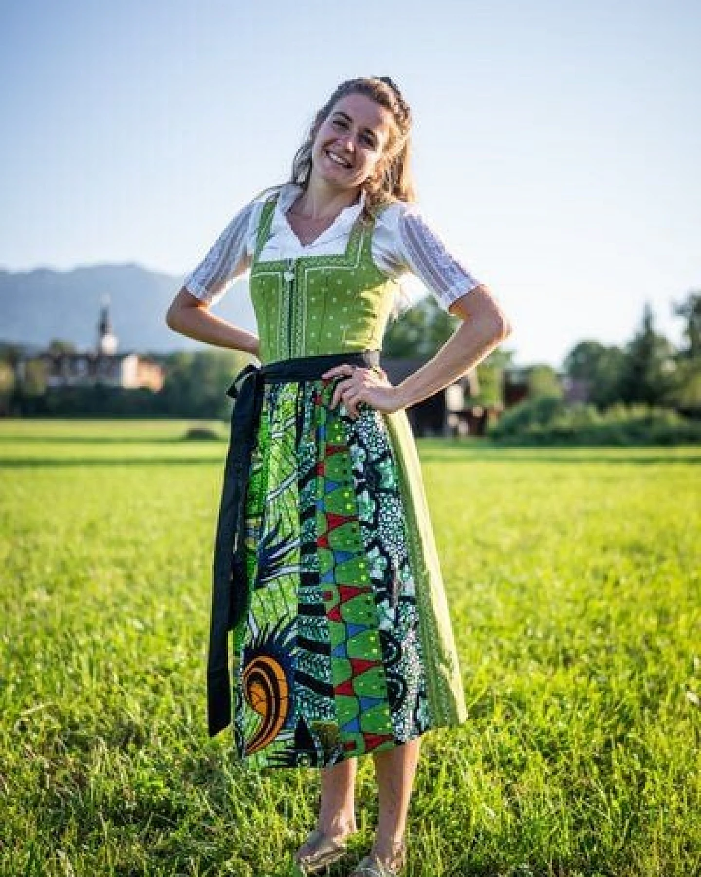 JUAdesign Dirndlschürze / Tracht, einzigartig, bayrisch/afrikanisch – Ansicht 4