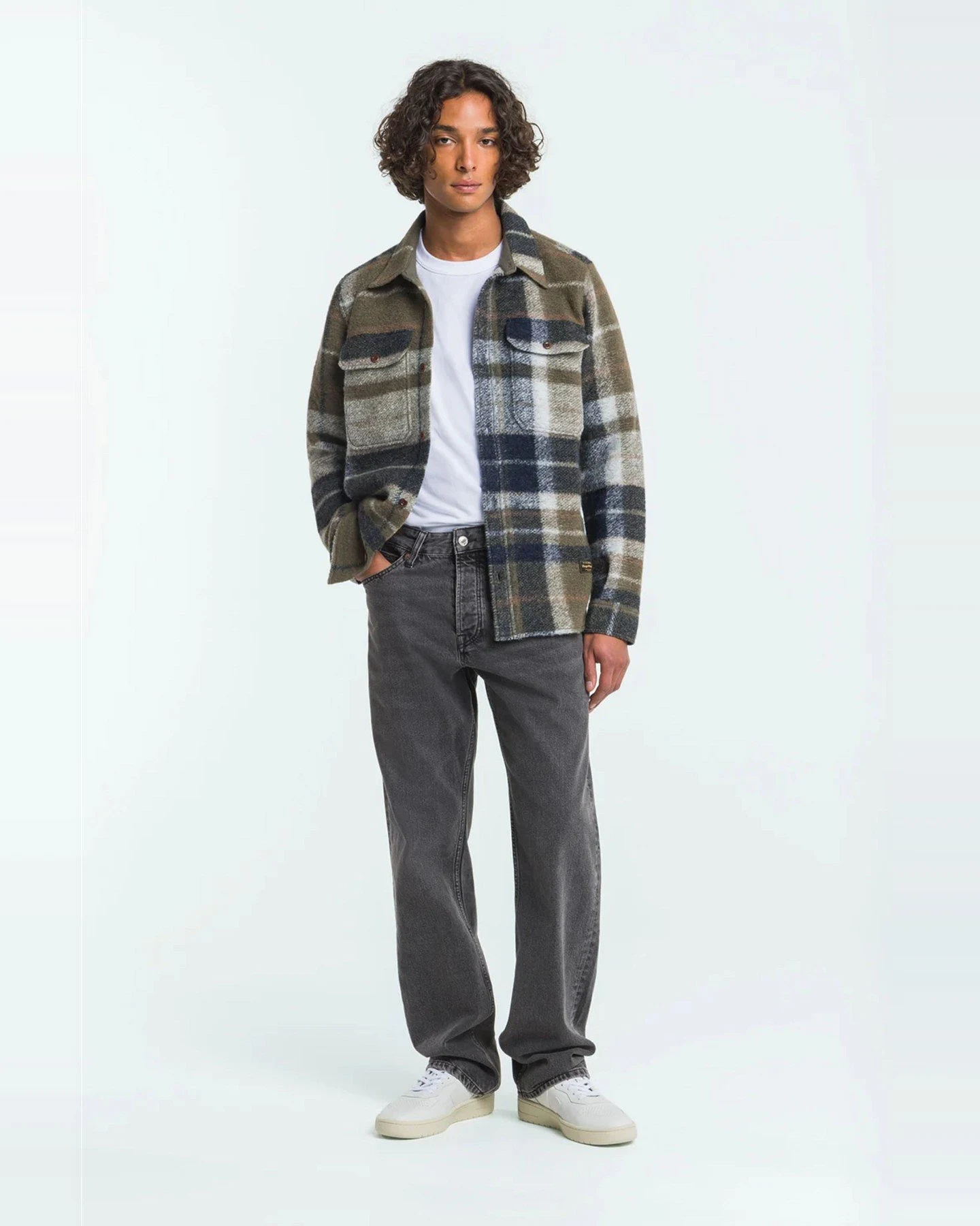 Jeans Roy Holo Grey Worn – Ansicht 4