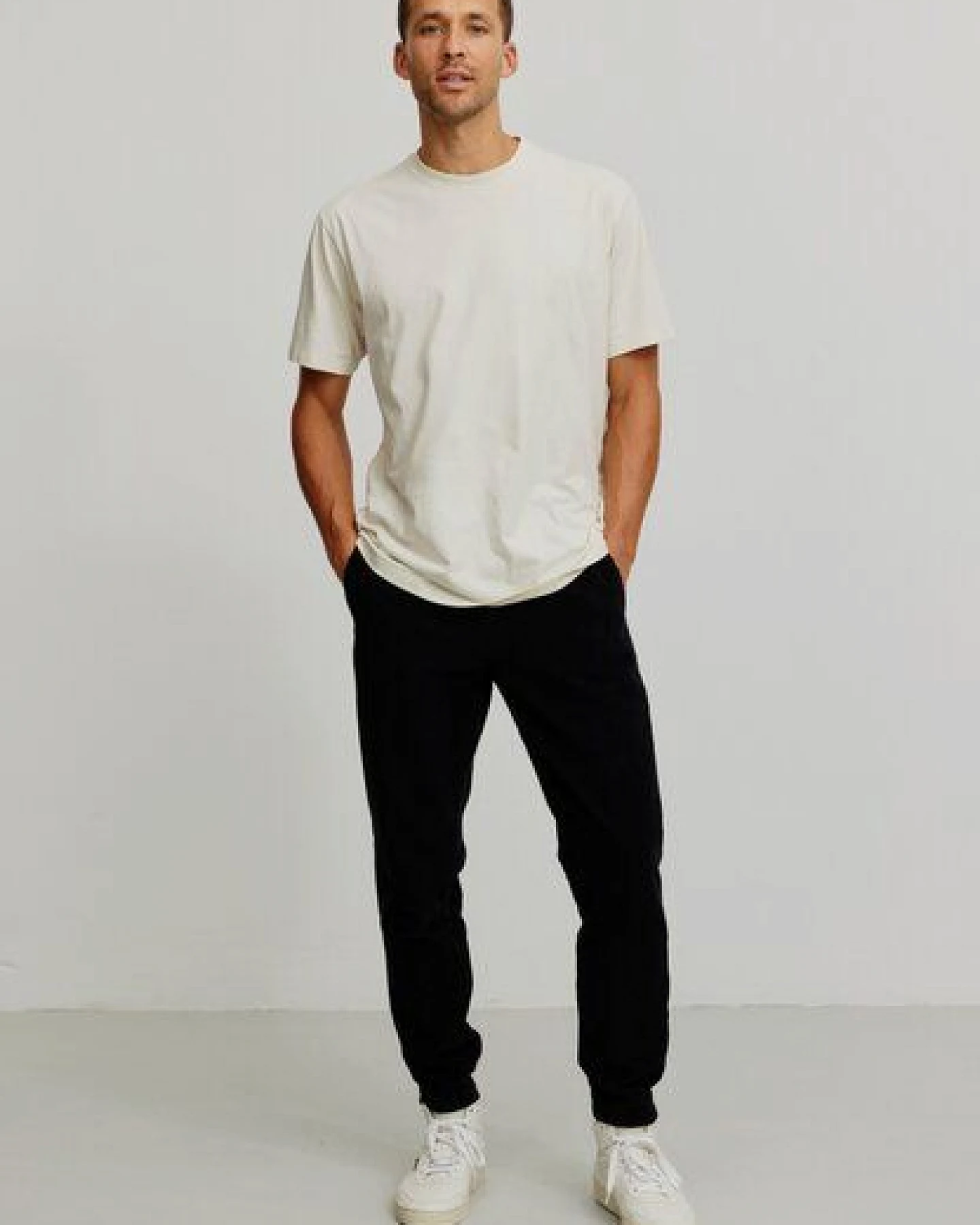 Herren Cord Jogg Chino aus Bio-Baumwolle - CYPERUS - recolution – Ansicht 2
