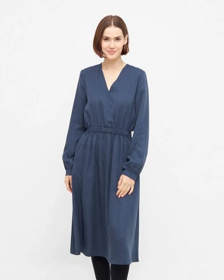 WiDDA berlin langärmeliges Kleid VARBO in Rauchblau aus TENCEL®