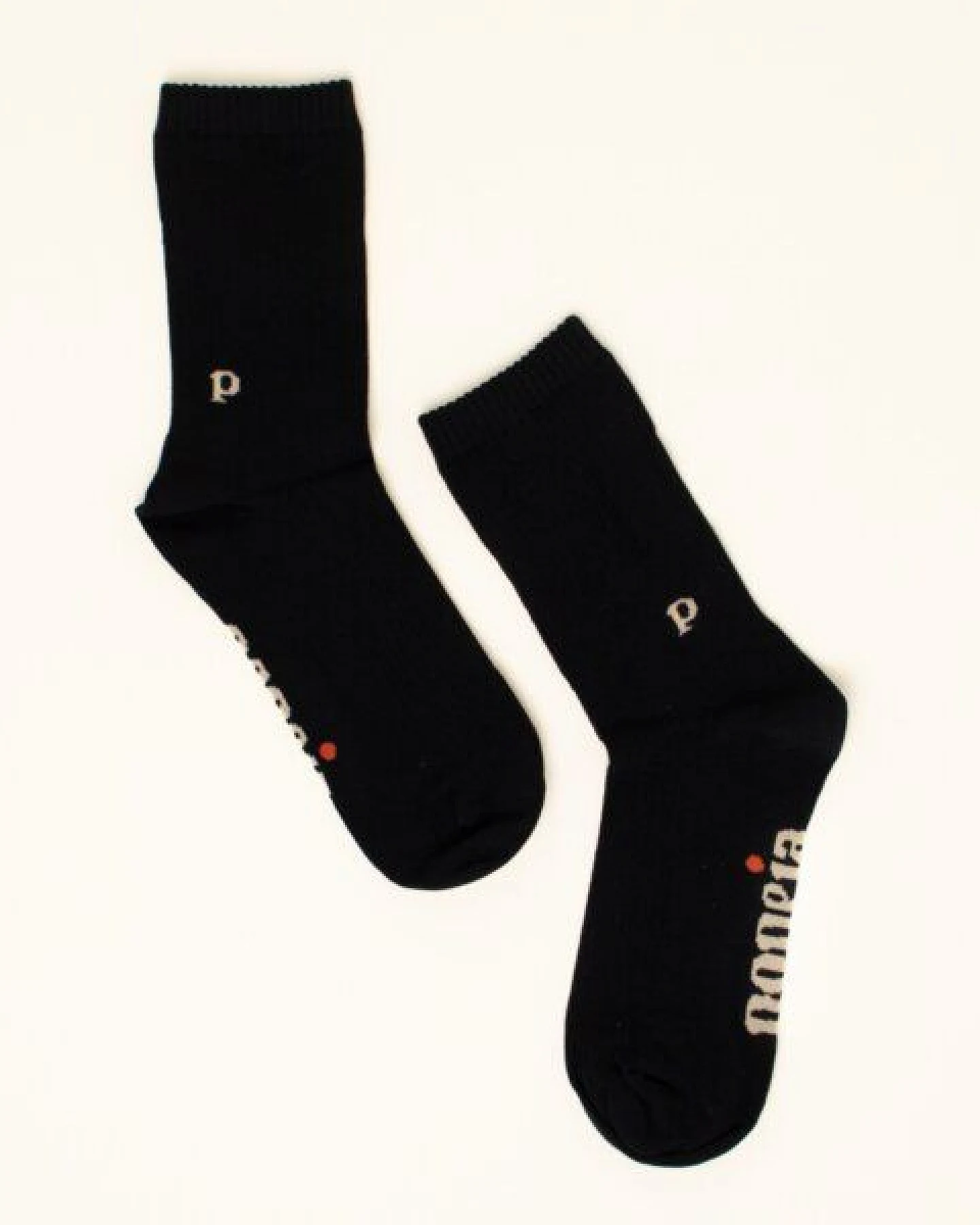 Gemischtes Set: Weiße & Schwarze Socken "popeia" aus Bio-Baumwolle – Ansicht 4