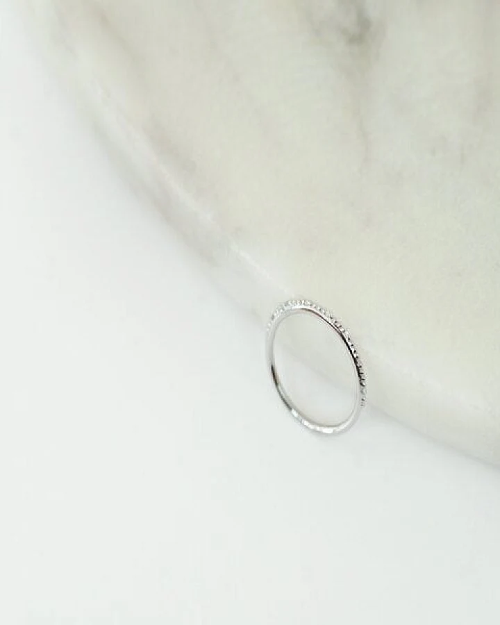 Eppi Minimalistischer Ring mit Diamanten Tess