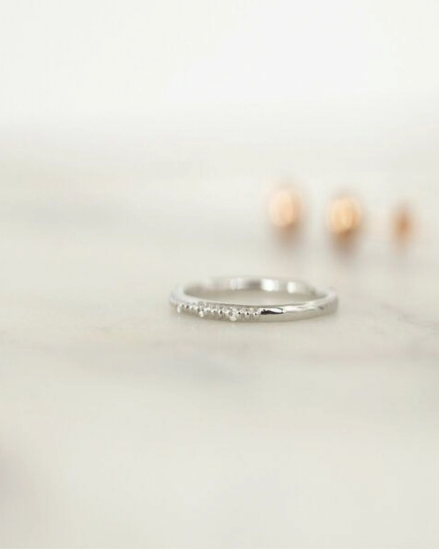 Eppi Minimalistischer Ring mit Diamanten Tess – Ansicht 3