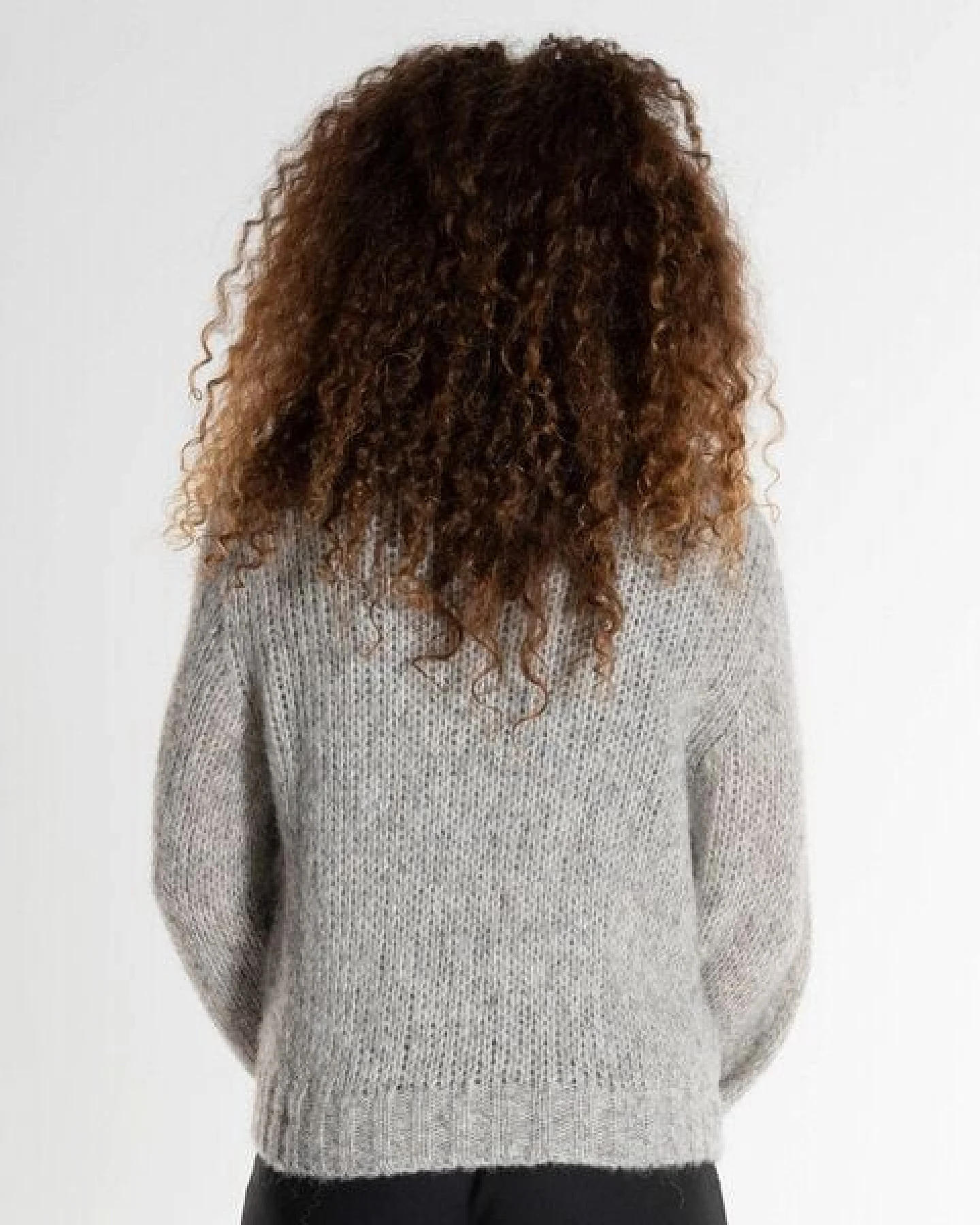 Alma & Lovis Kuscheliger Loose-Fit Pullover im Alpaka-Mix – Ansicht 4