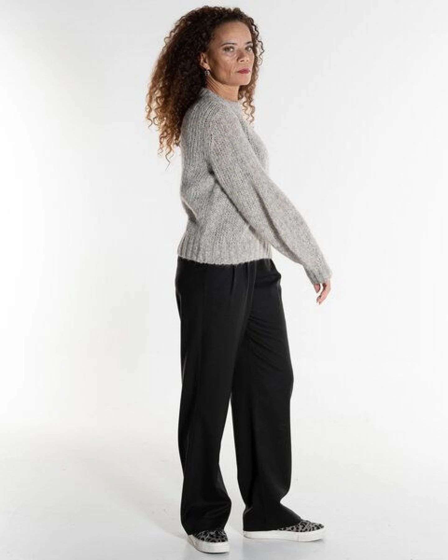 Alma & Lovis Kuscheliger Loose-Fit Pullover im Alpaka-Mix – Ansicht 2