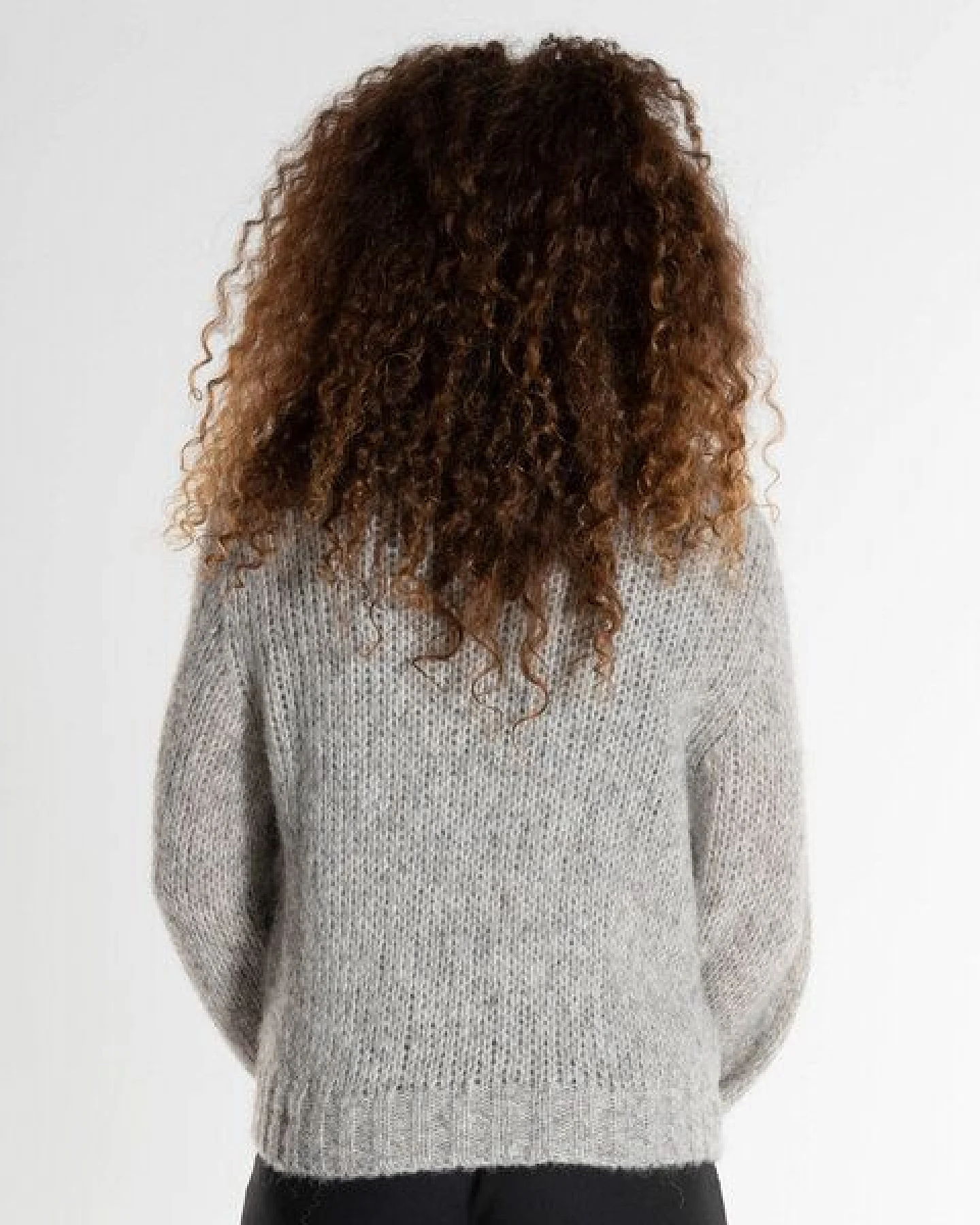 Alma & Lovis Kuscheliger Loose-Fit Pullover im Alpaka-Mix – Ansicht 4