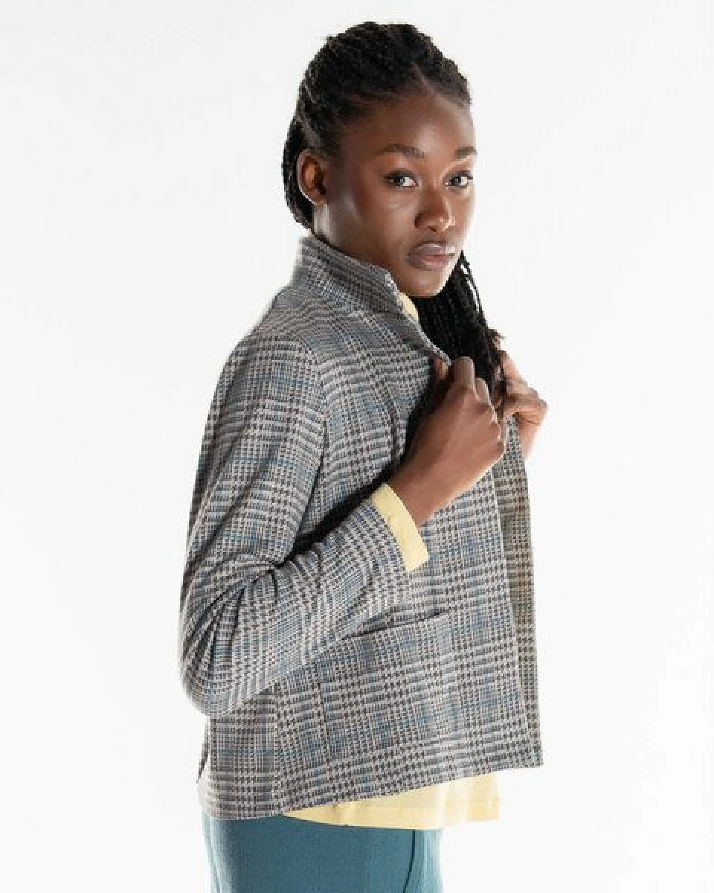 Alma & Lovis Stylische Karo-Blazerjacke aus softer Bio-Baumwolle – Ansicht 3