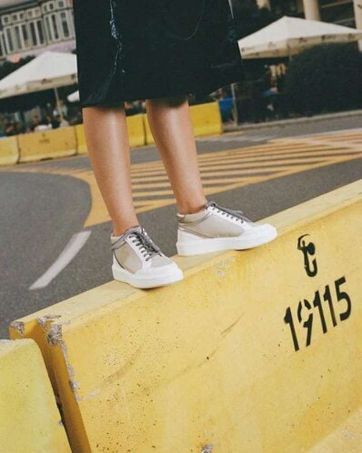 AGAZI BLANKA (grey & white) - apple & corn leather sneakers (vegan, plant-based)