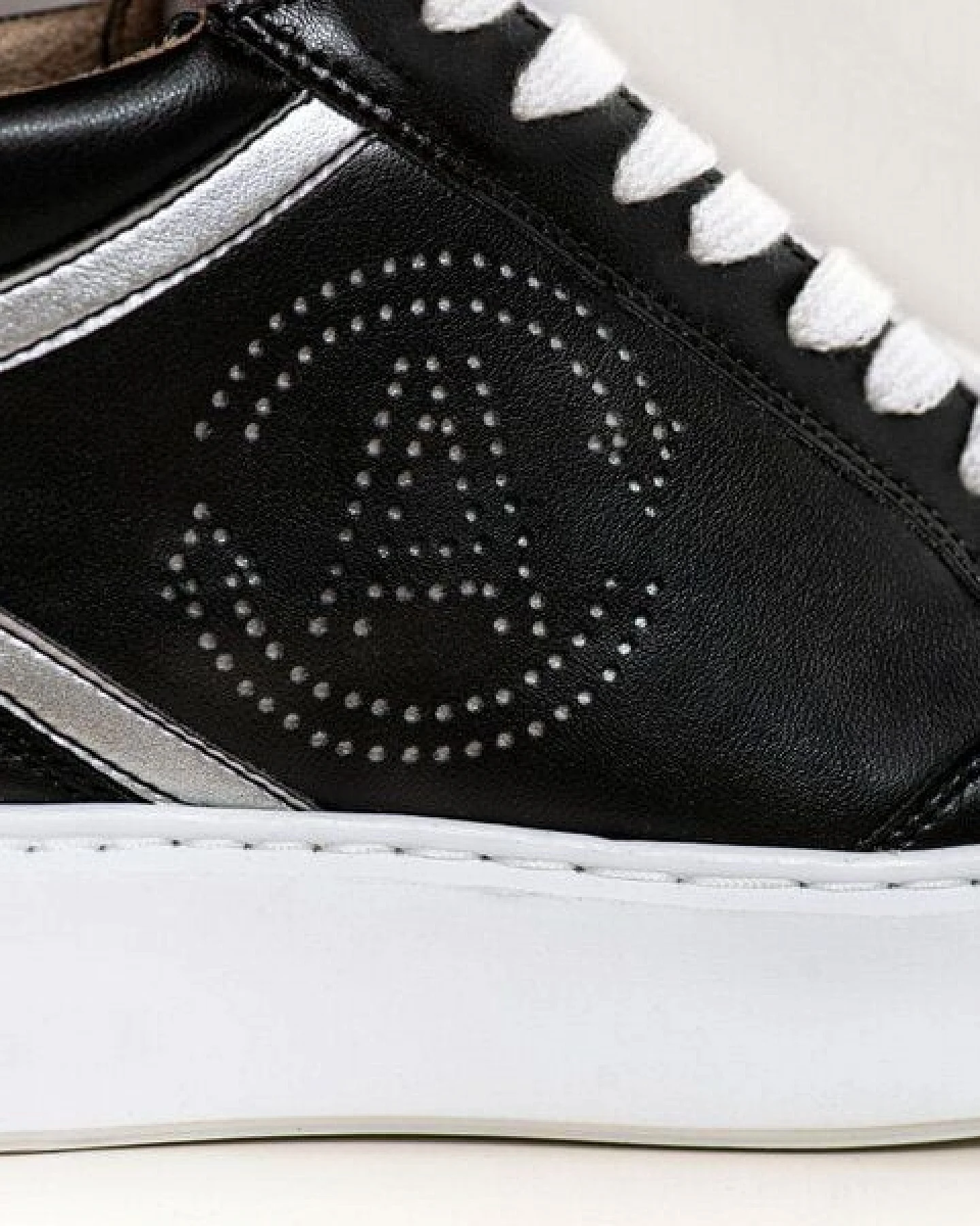 AGAZI BLANKA (black) - grape leather sneakers (vegan, plant-based) – Ansicht 3