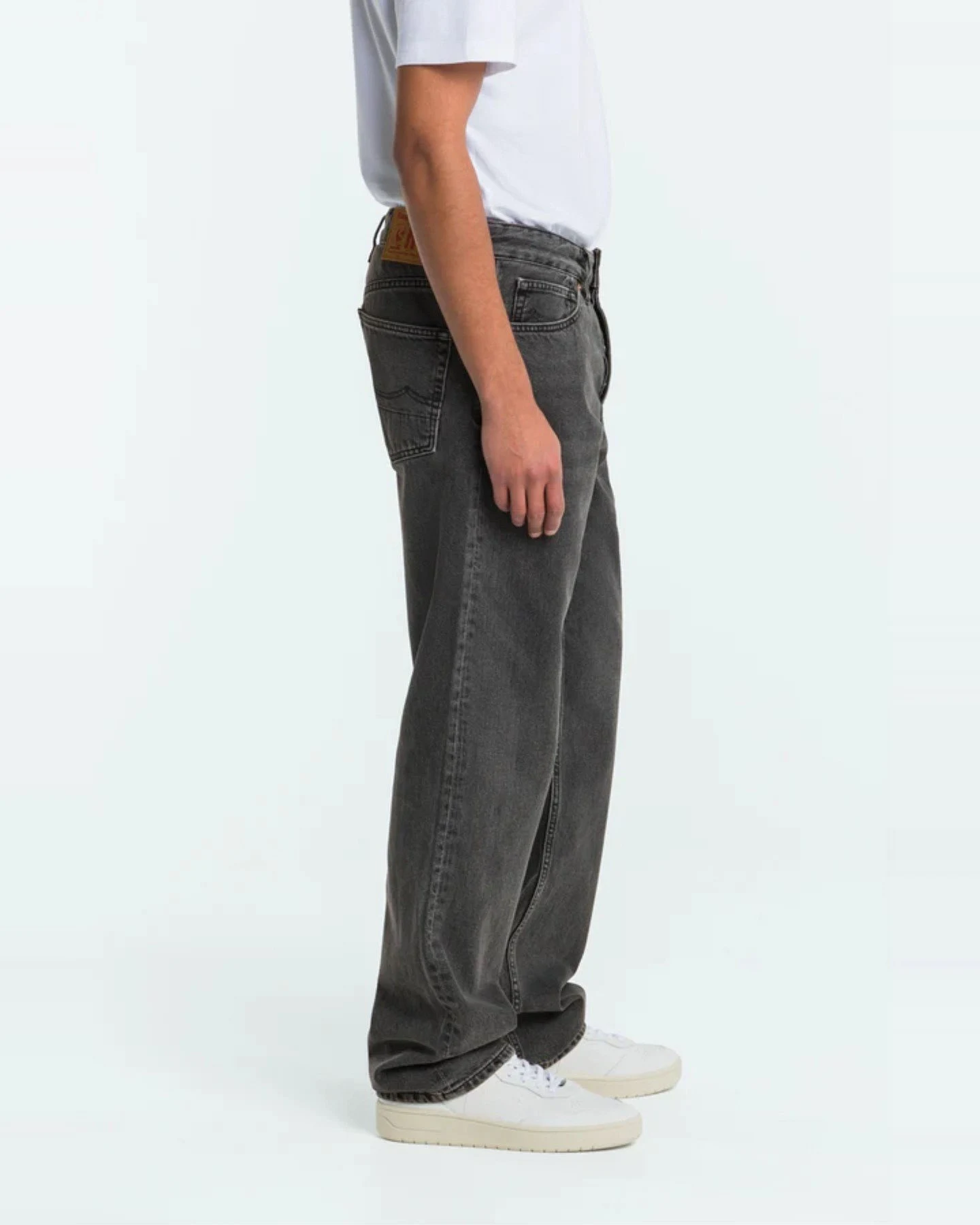 Jeans Roy Holo Grey Worn – Ansicht 2