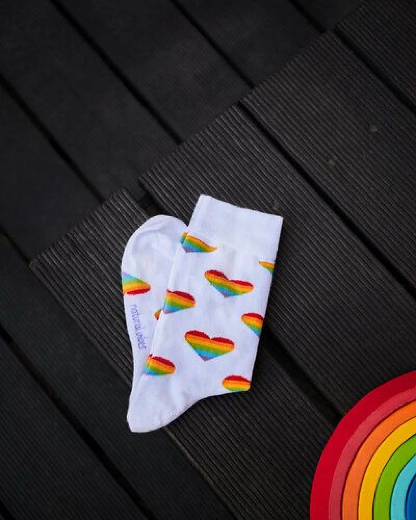 Natural Vibes Herzen Rainbow Socken Bio GOTS – Ansicht 3
