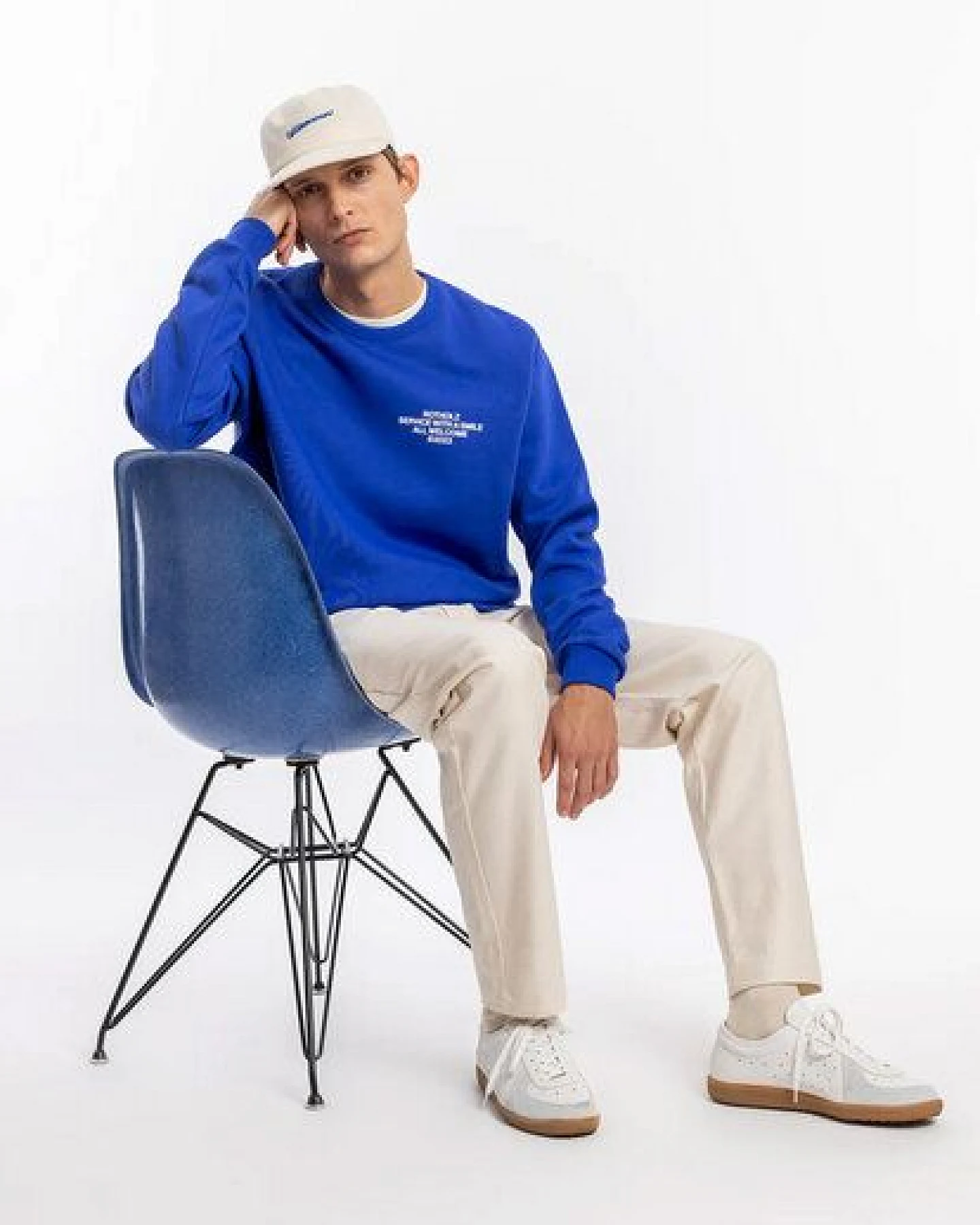 Rotholz Willkommen Print Sweatshirt aus Bio-Baumwolle – Ansicht 3