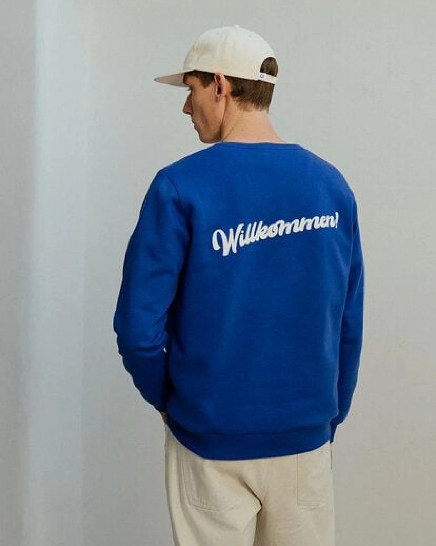 Rotholz Willkommen Print Sweatshirt aus Bio-Baumwolle – Ansicht 4