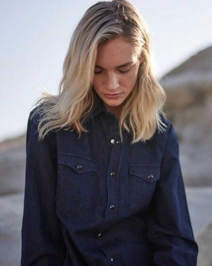 WOTE Dark Denim Hemd aus Organic Cotton