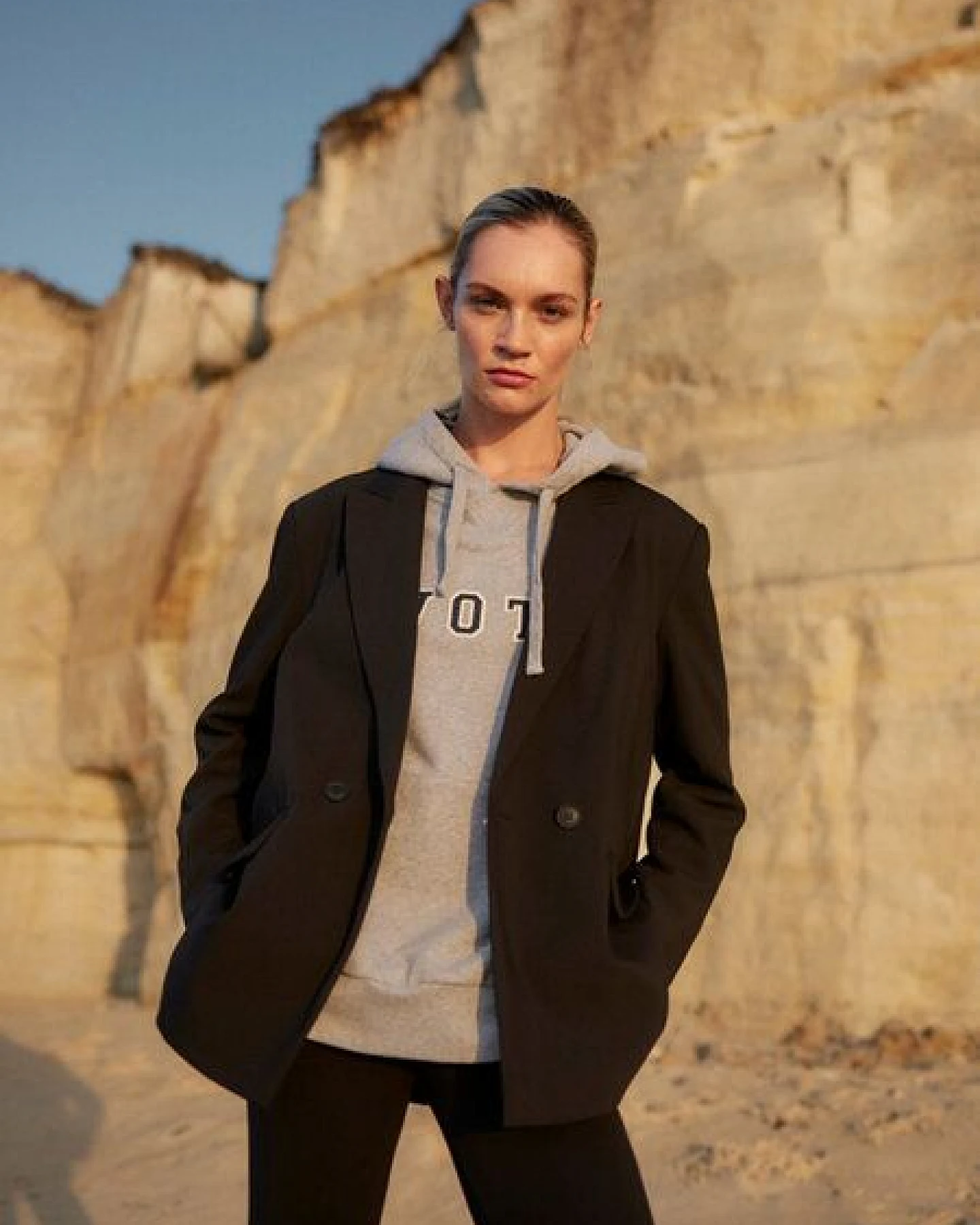 WOTE Logo Hoodie Sweatshirt aus Organic Cotton - Bio Baumwolle – Ansicht 3