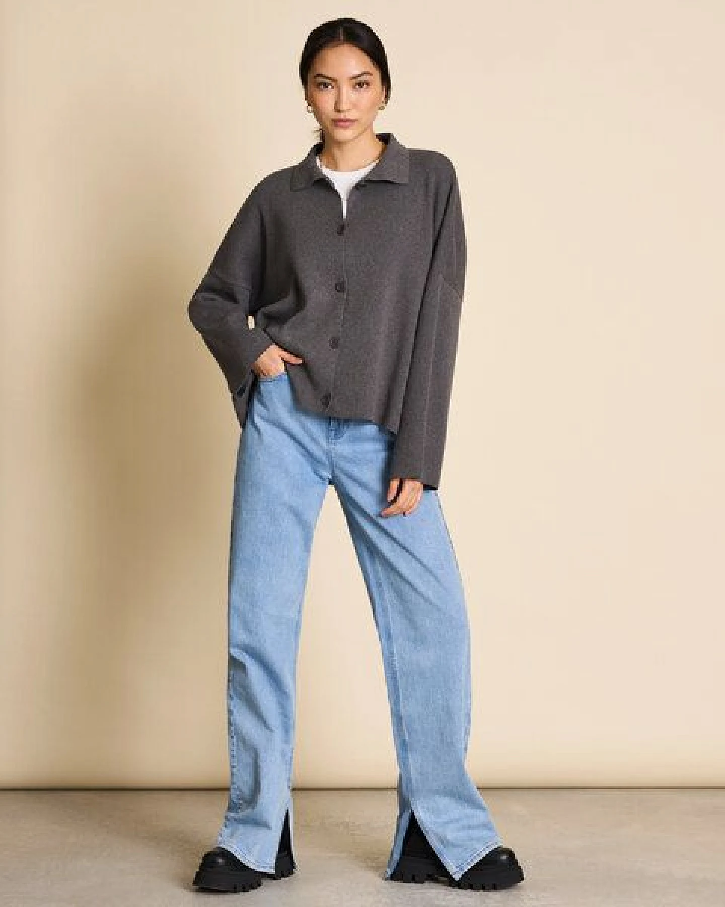 JAN N JUNE High Waist Jeans SELENE mit Schlitz – Ansicht 4